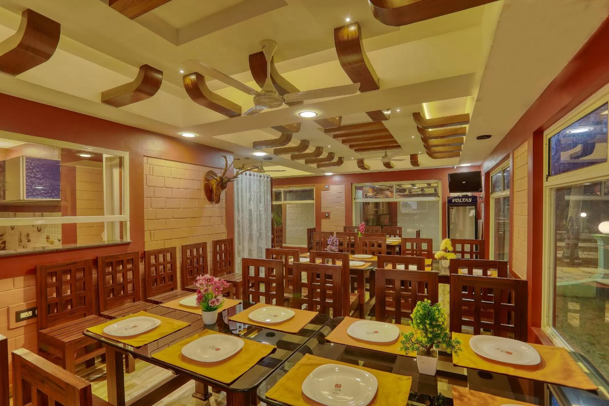 Restaurant/places to eat in LEISURE VALLEY BEACH RESORT