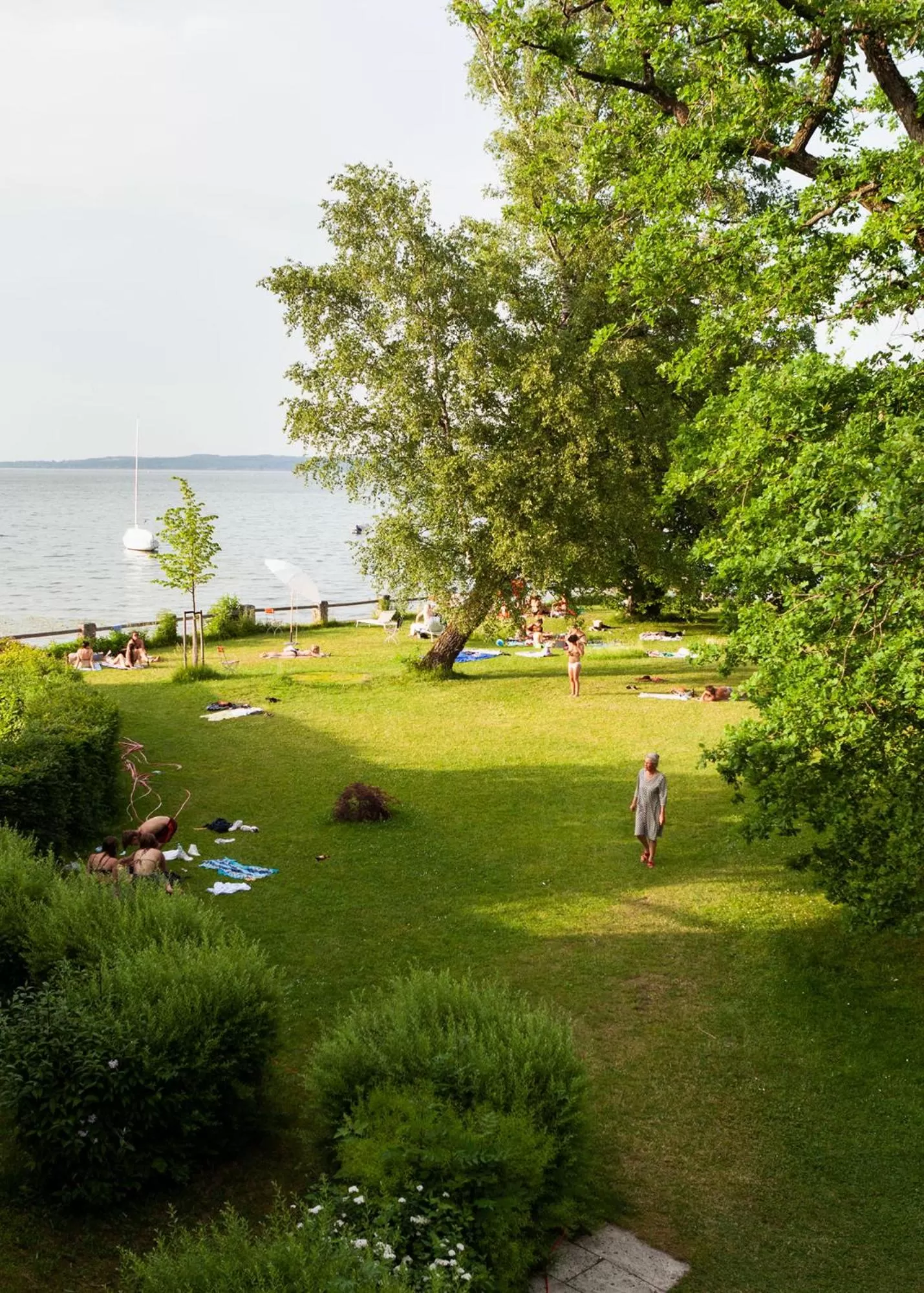 Garden in Strandhotel SüdSee Diessen am Ammersee