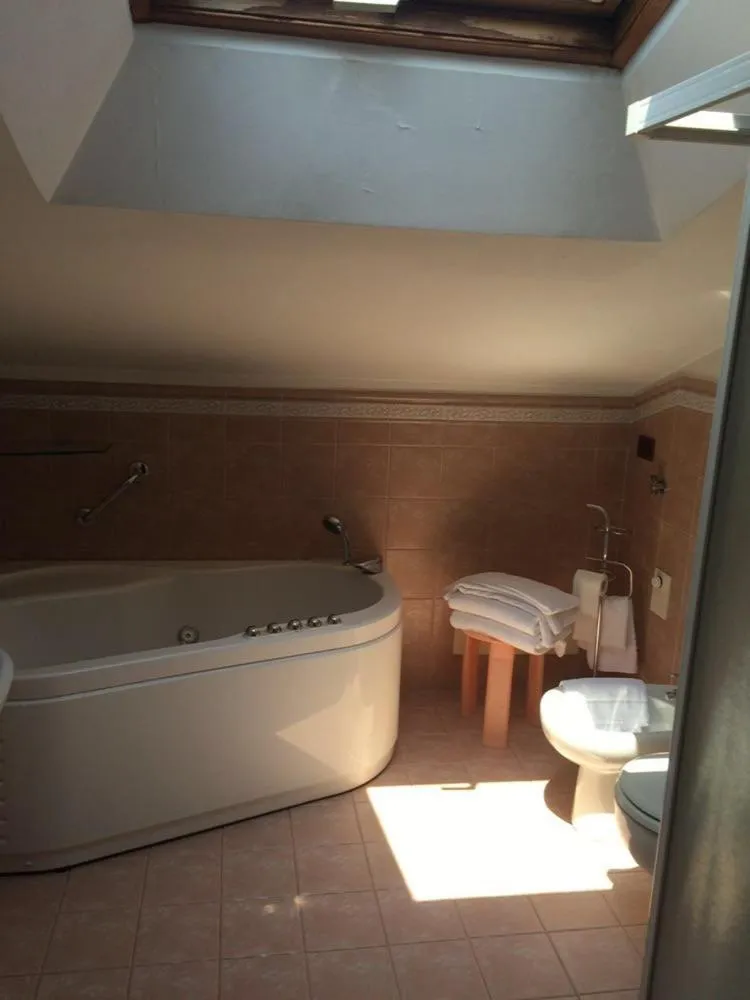 Bathroom in Hotel Malibran