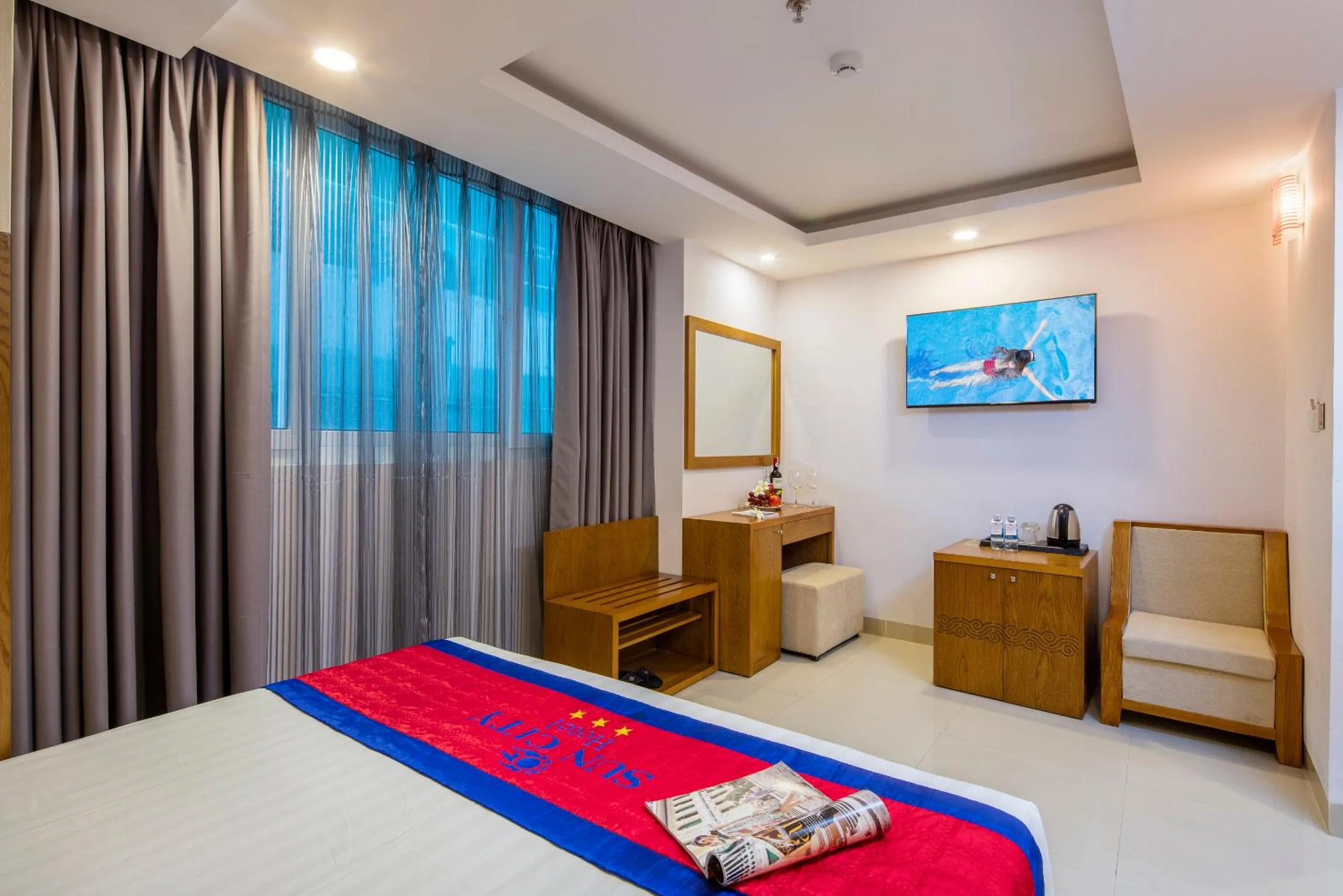 Bedroom, Bed in Sun City Hotel