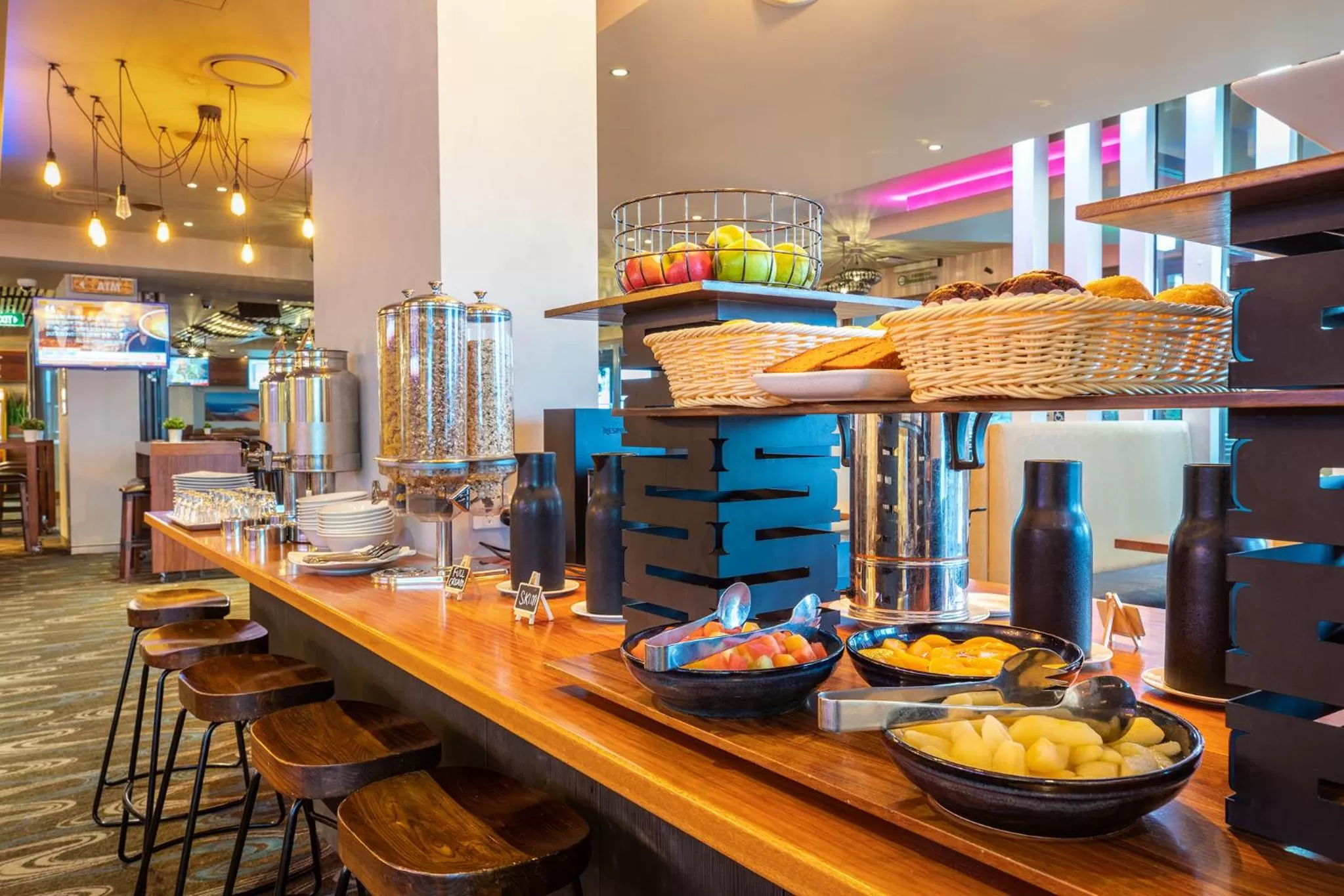 Breakfast in Nightelier Narrabeen