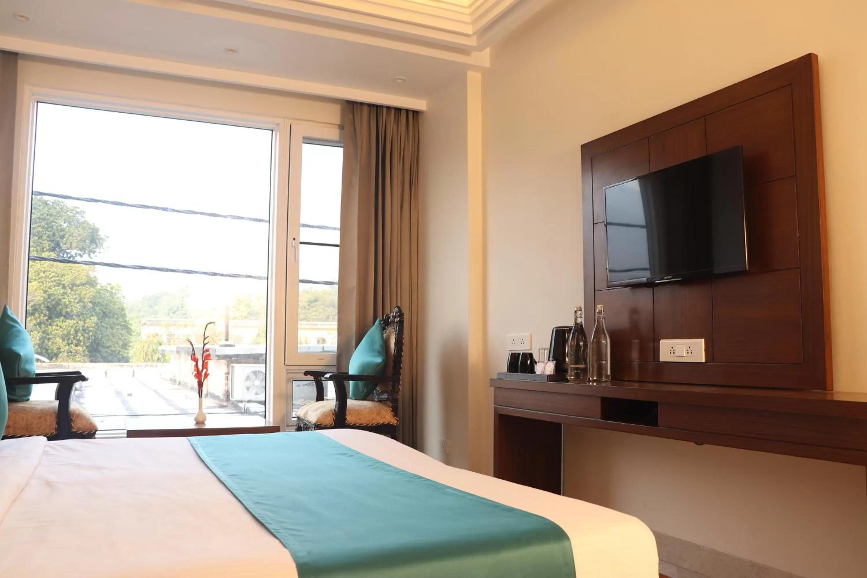 Bed in Hotel Green - Behind Parmarth Niketan