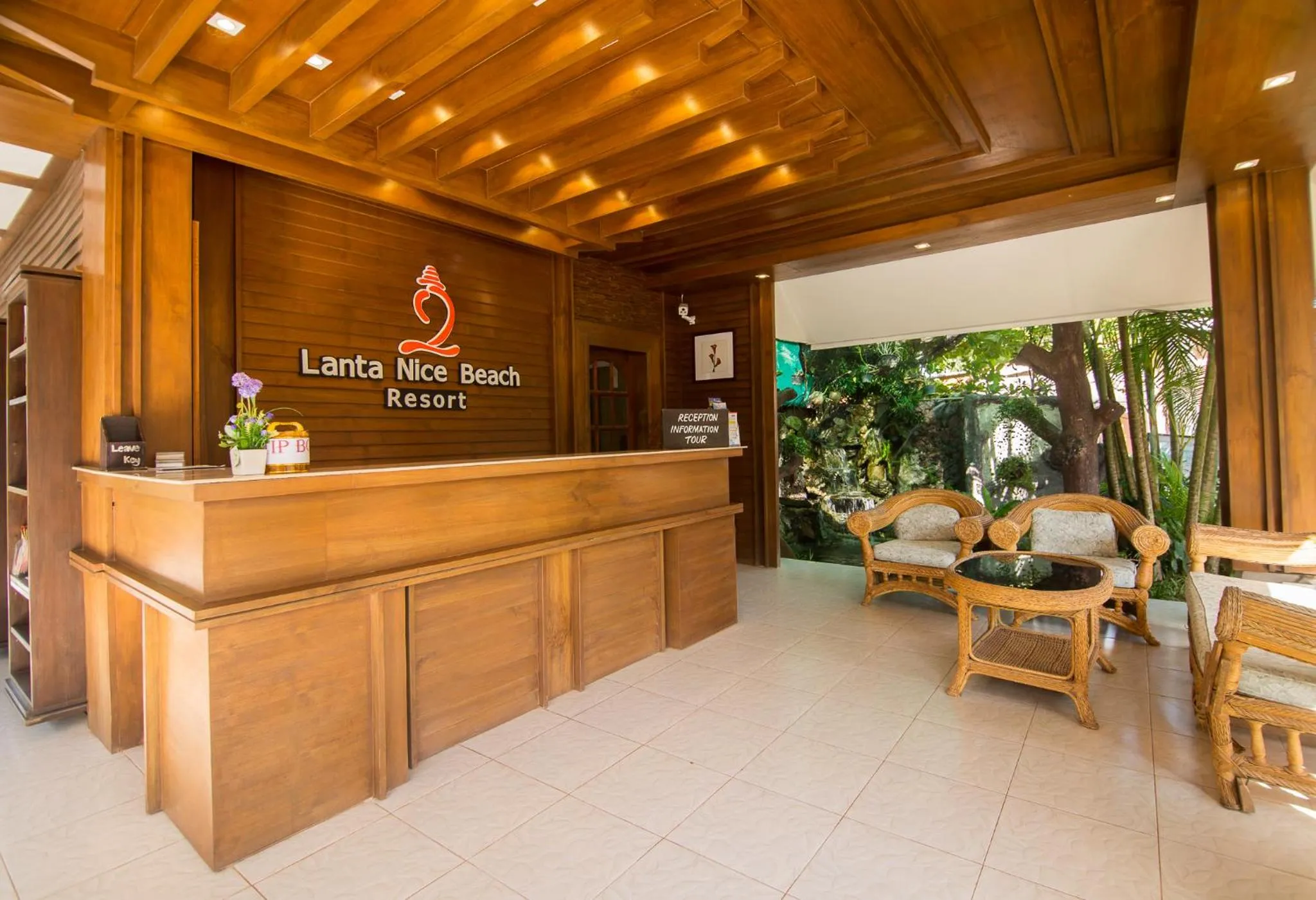 Lobby or reception in Lanta Nice Beach Resort - SHA Extra Plus