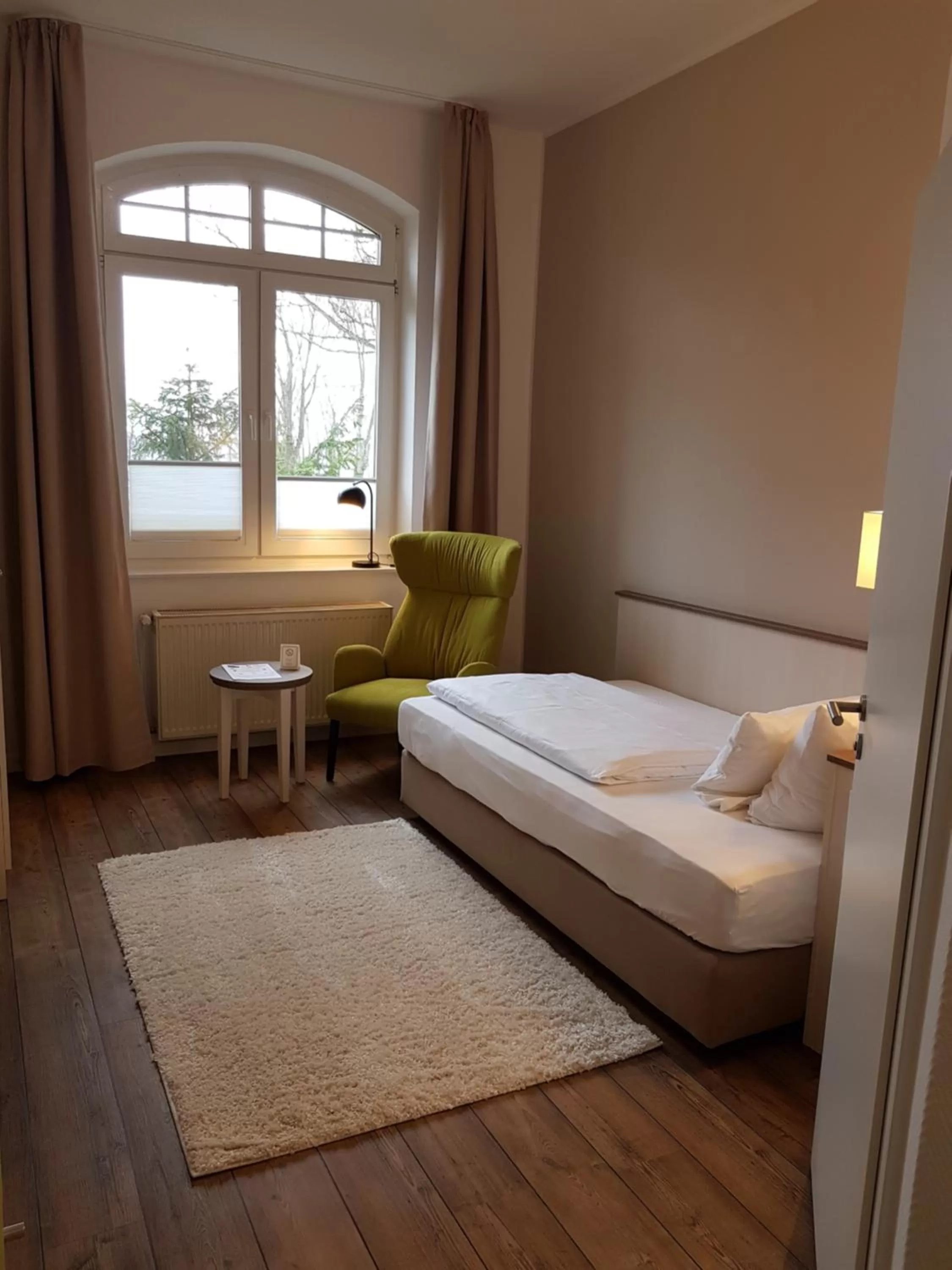 Photo of the whole room, Bed in Ringhotel Villa Margarete