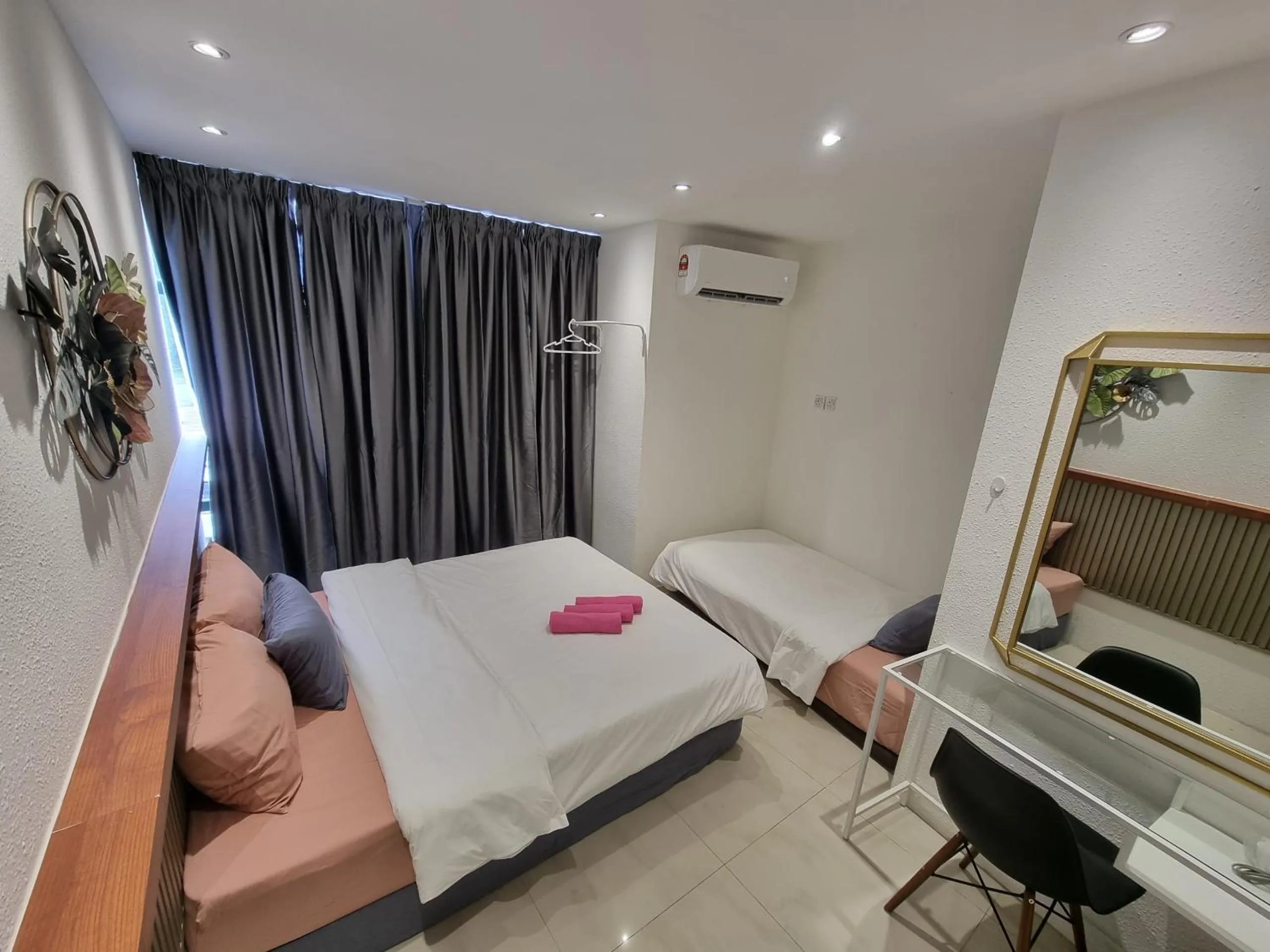 Bedroom, Bed in One Point Hotel