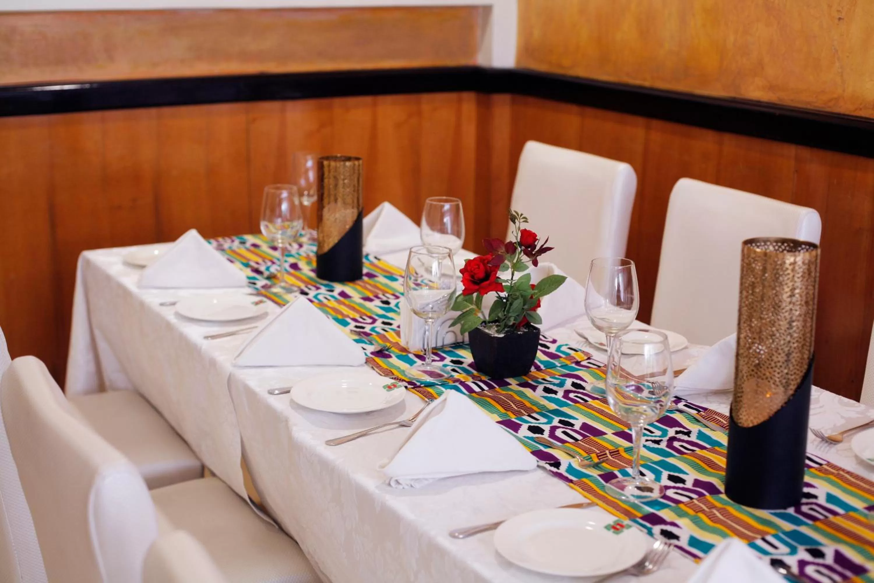 Restaurant/places to eat in Airport West Hotel