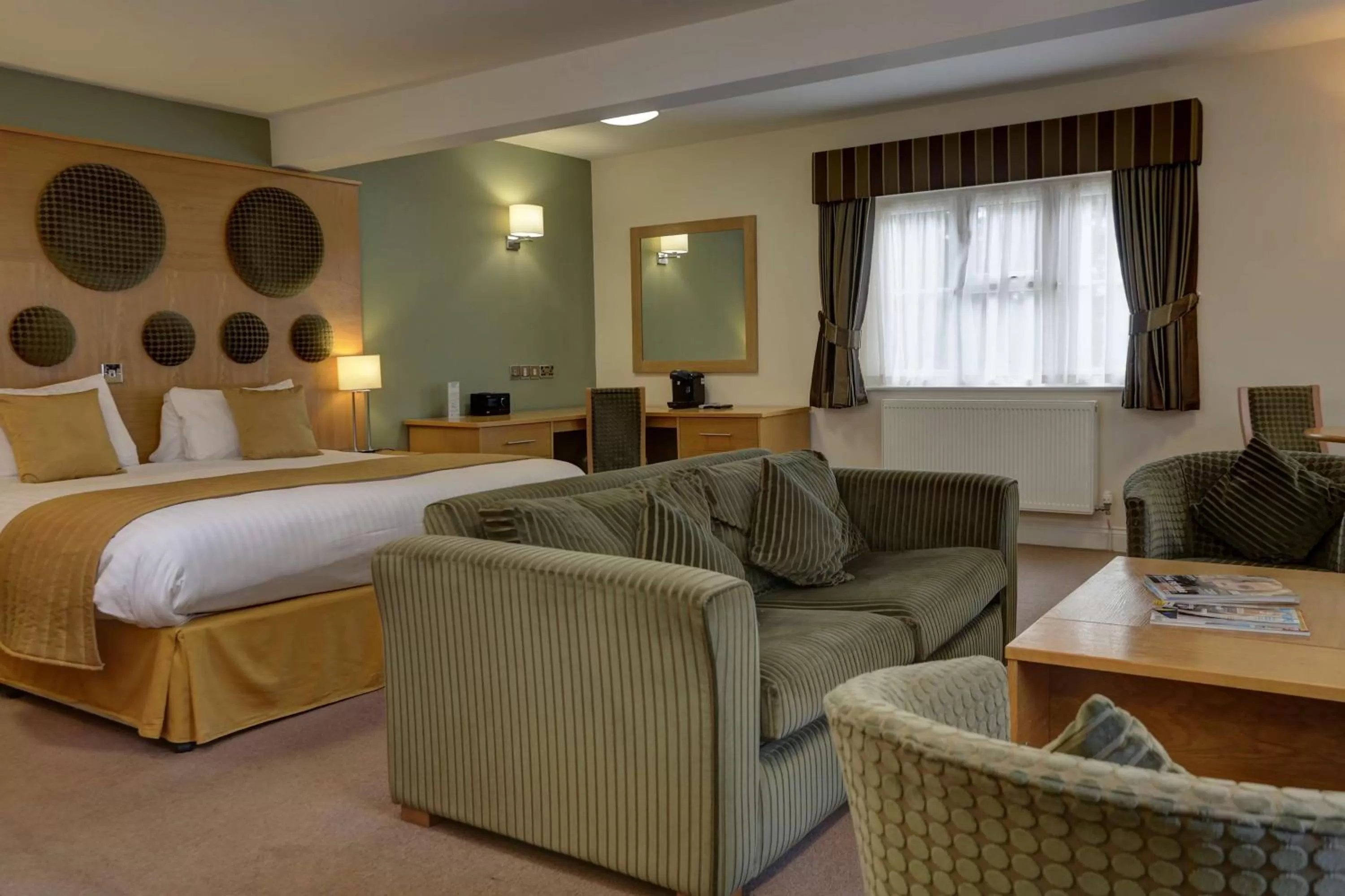 Photo of the whole room, Bed in Best Western Plus Ullesthorpe Court Hotel & Golf Club