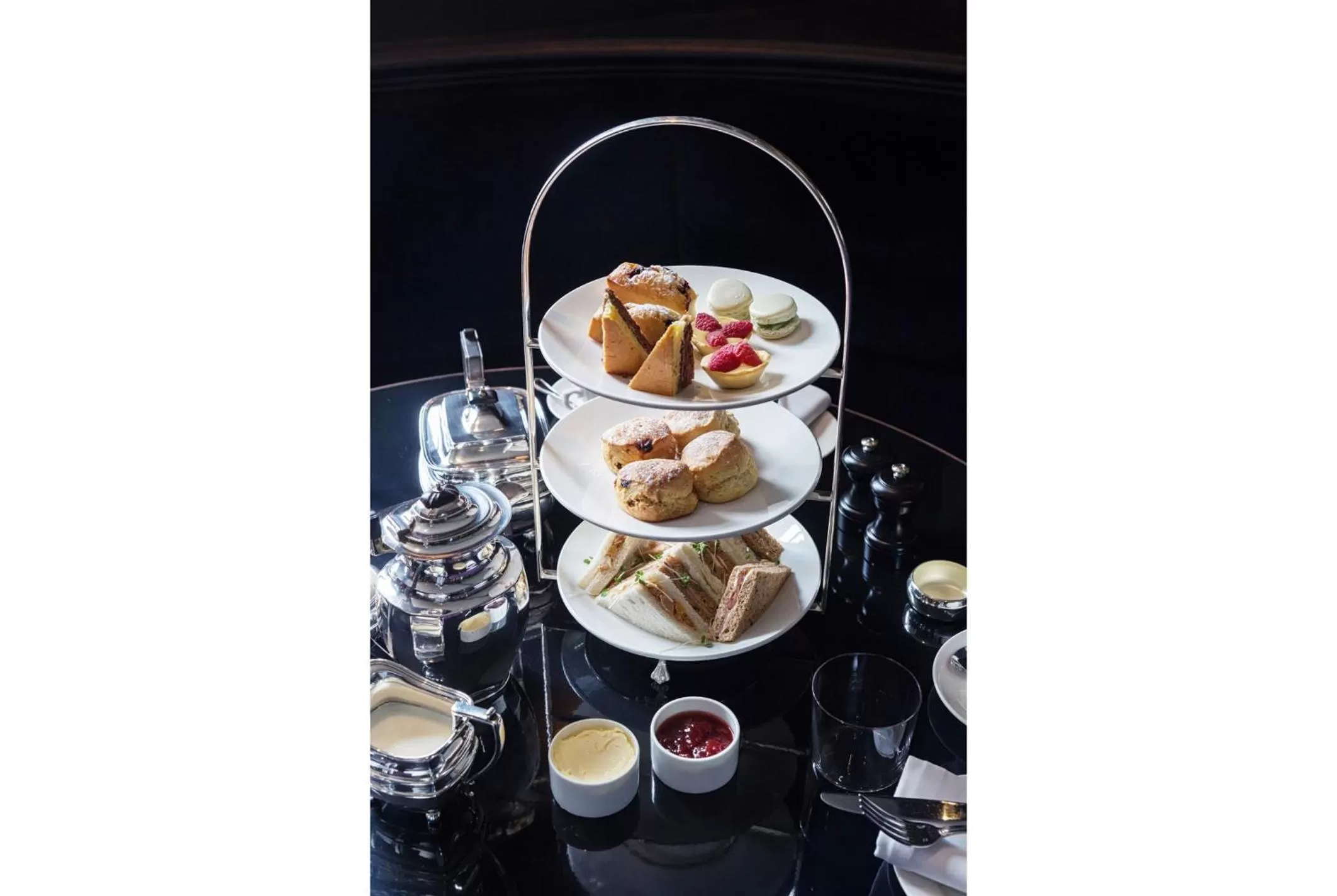 Restaurant/places to eat in Old Parsonage Hotel