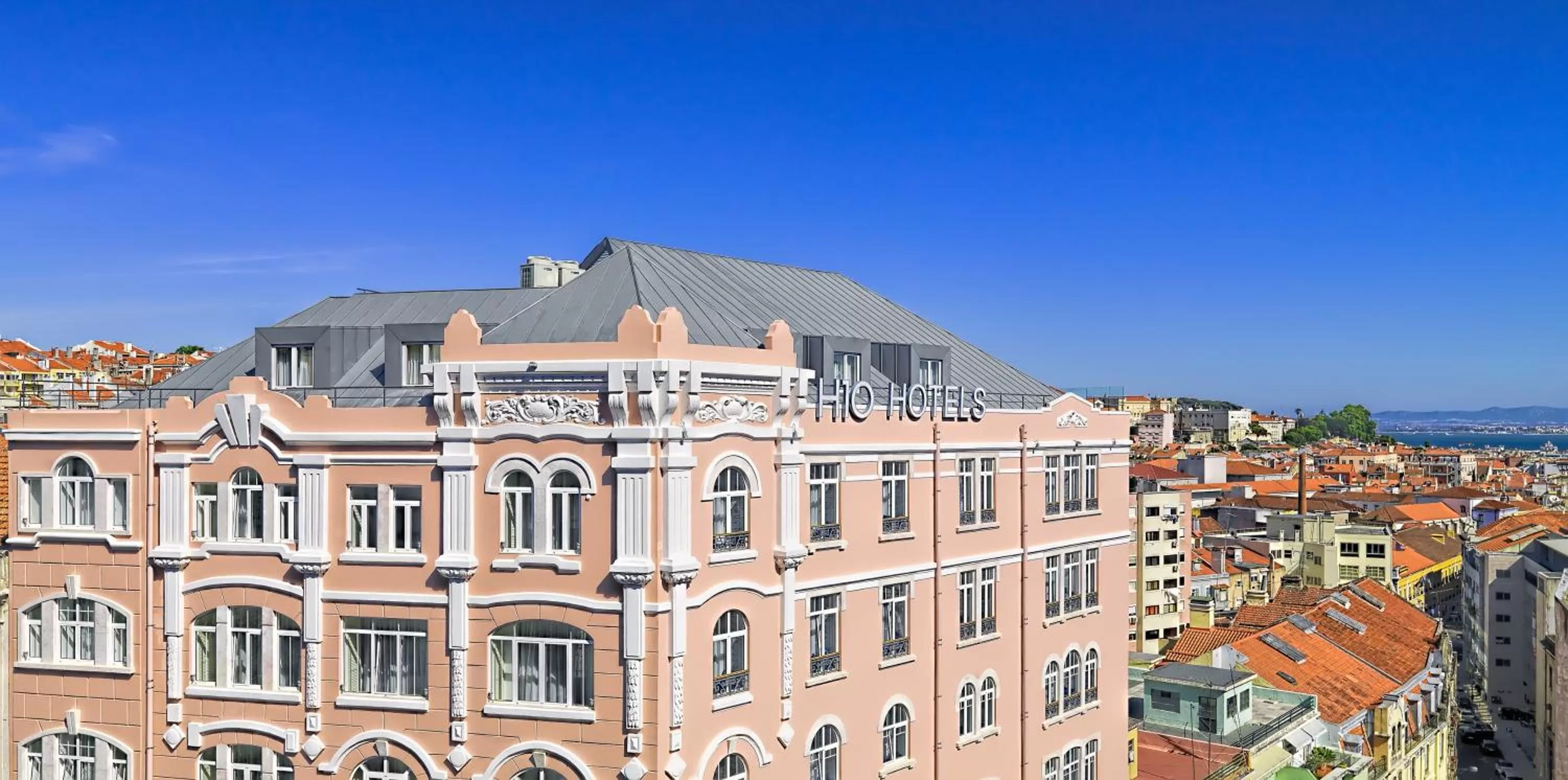 Facade/entrance in H10 Duque de Loule