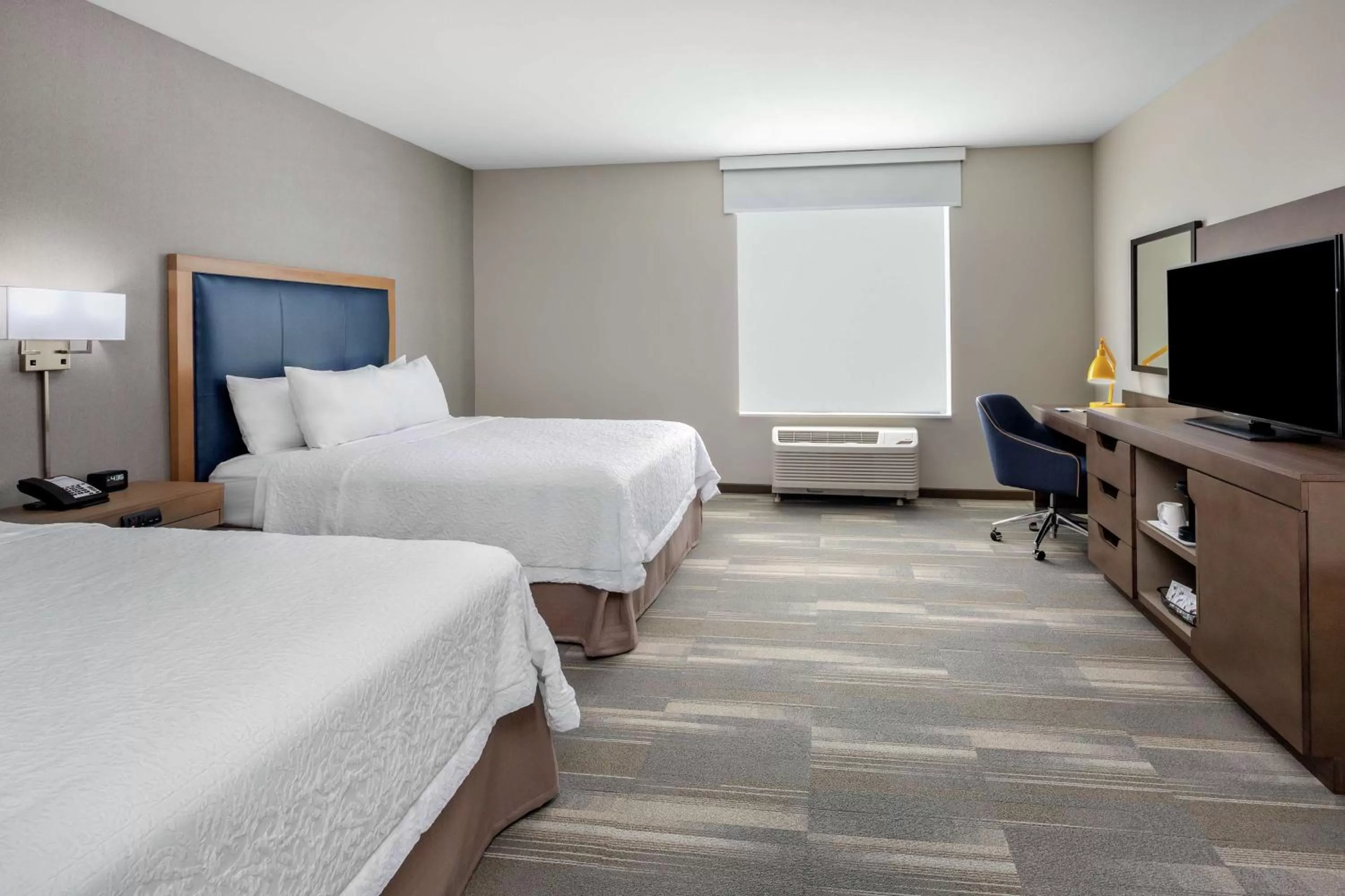 Bedroom, Bed in Hampton Inn & Suites San Diego Airport Liberty Station