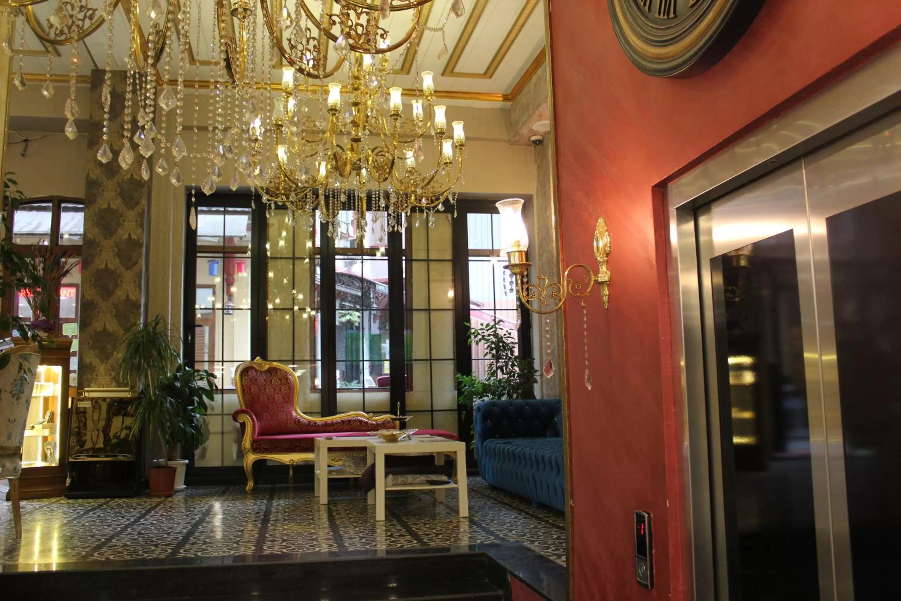 Decorative detail in Diamond Royal Hotel