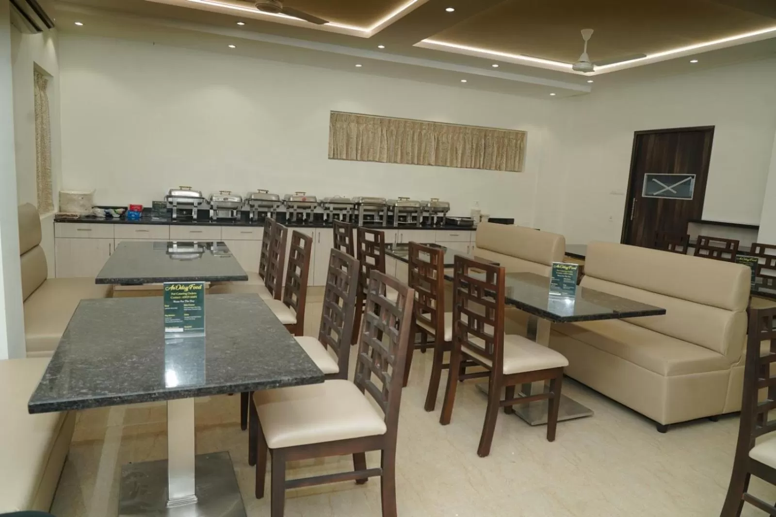 Restaurant/places to eat in Avenue 11 Premium Stays Madurai