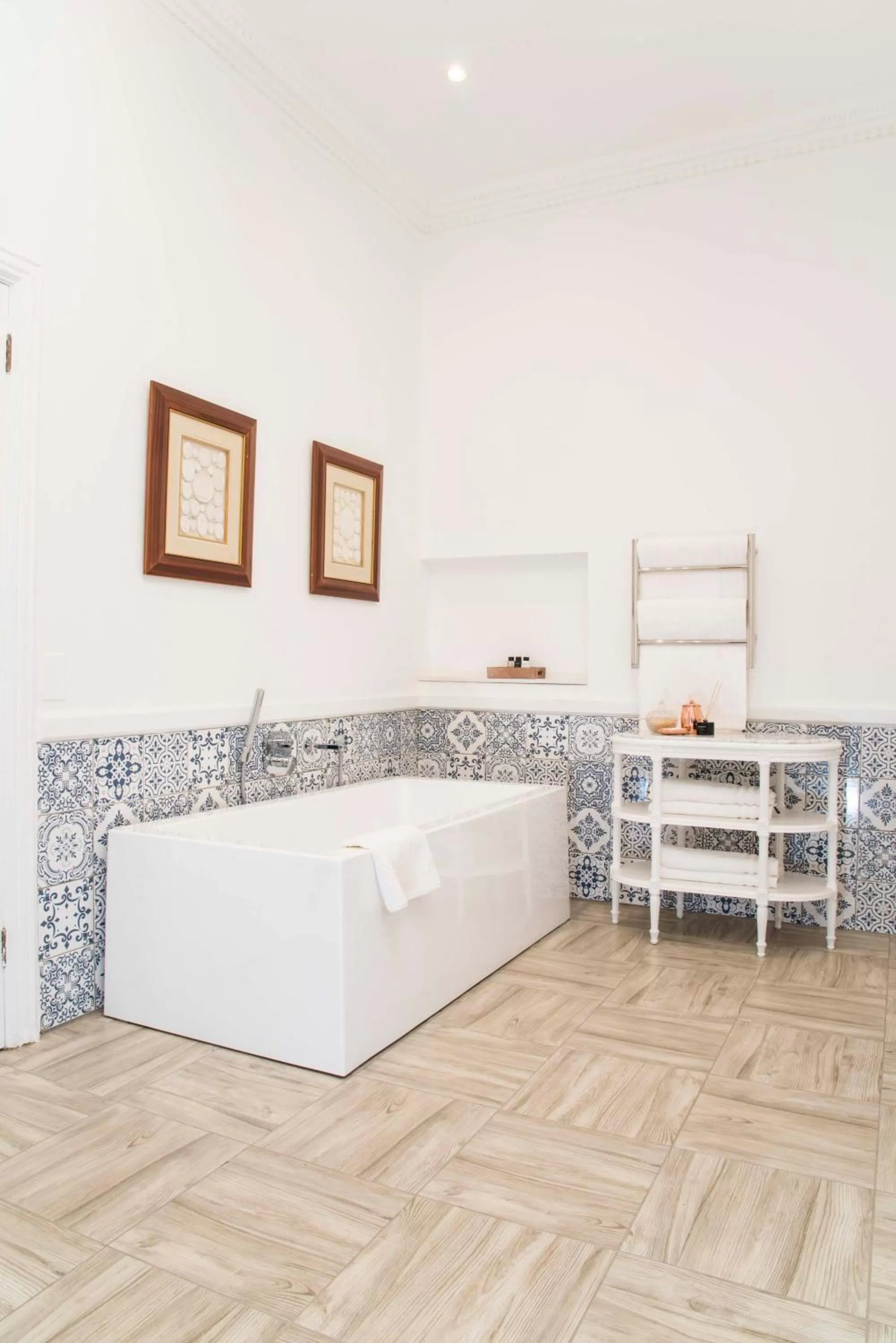 Bathroom, Bed in Fairlawns Boutique Hotel & Spa