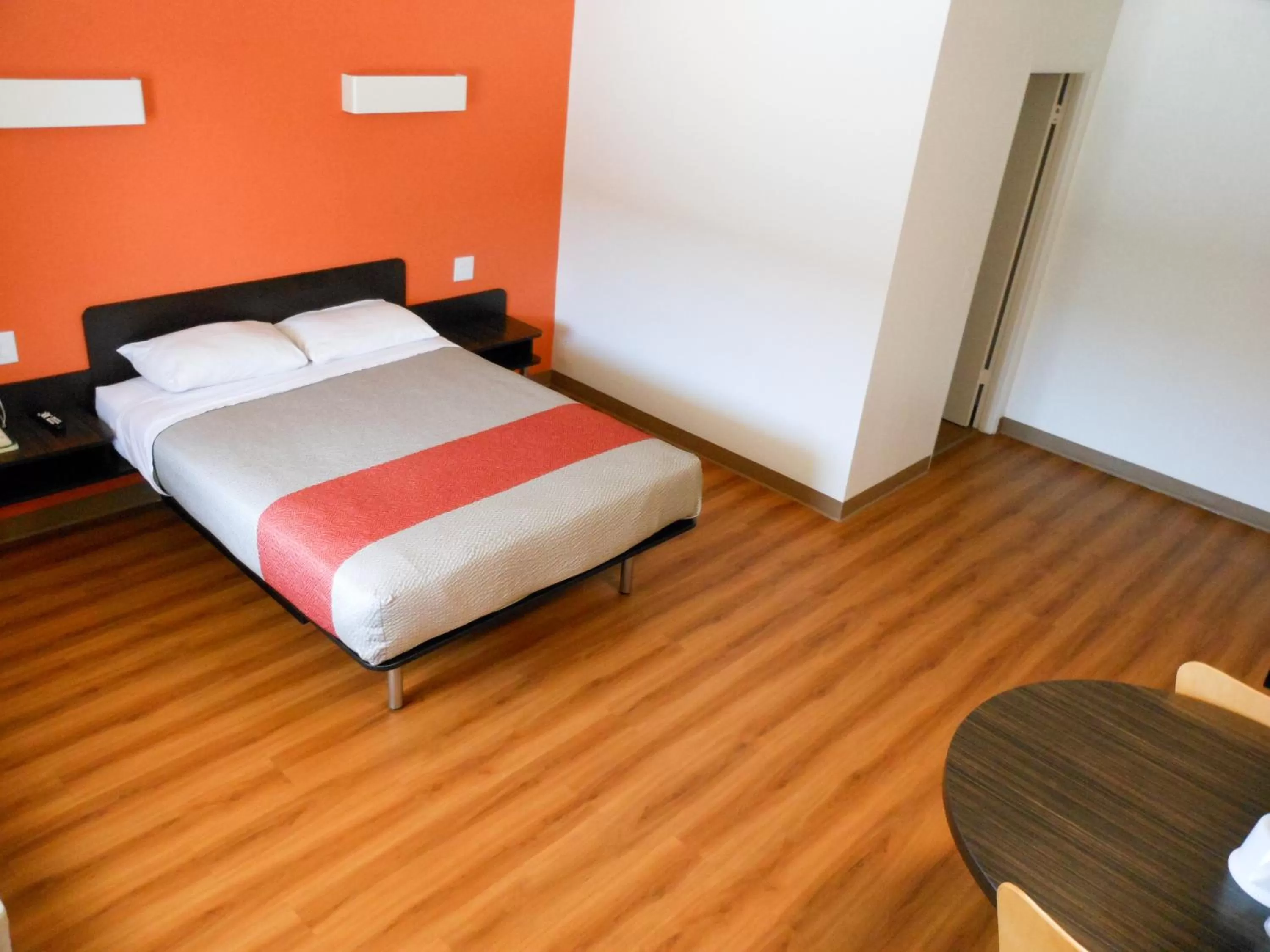 Bedroom, Bed in Motel 6-Fallon, NV