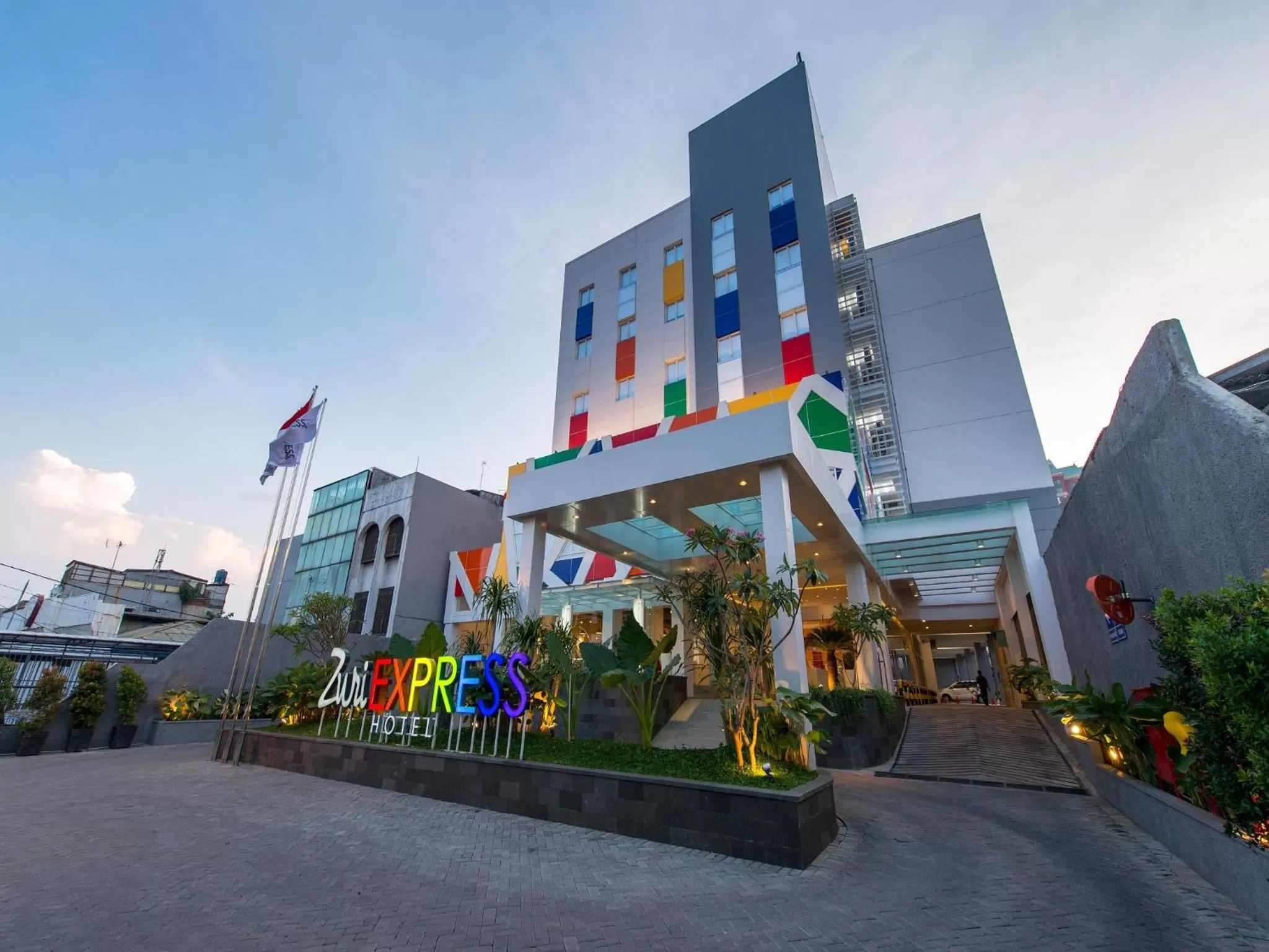 Ayda Mangga Dua ex Zuri Express Mangga Dua