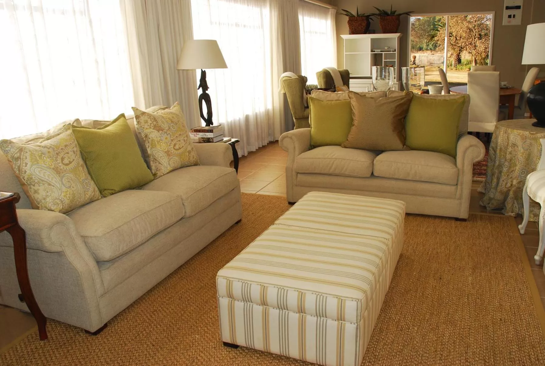 Communal lounge/ TV room, Seating Area in Sneezewood Farm Bed&Breakfast and Self-Catering Cottage