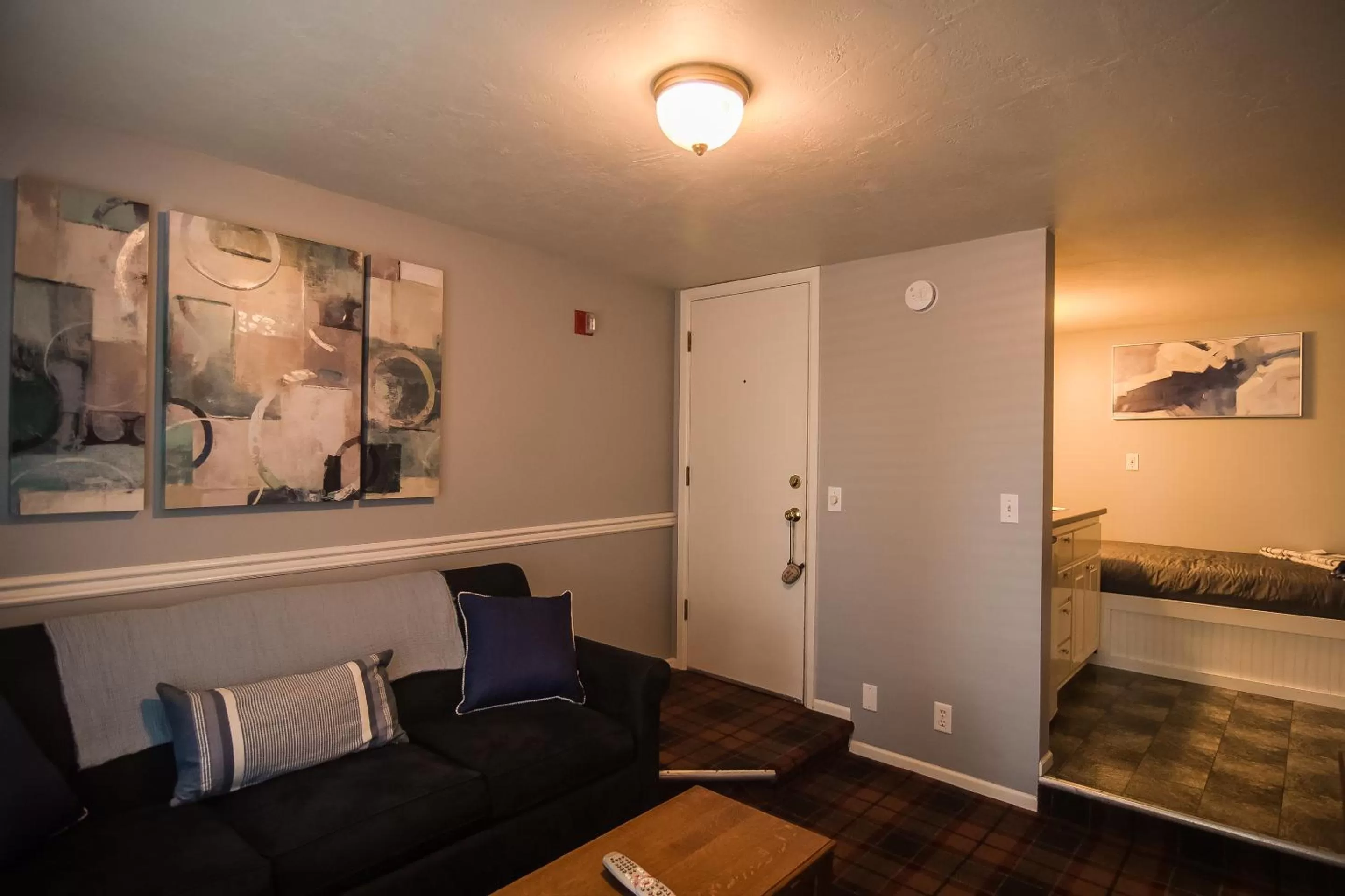 Bed in The Campbell House Inn