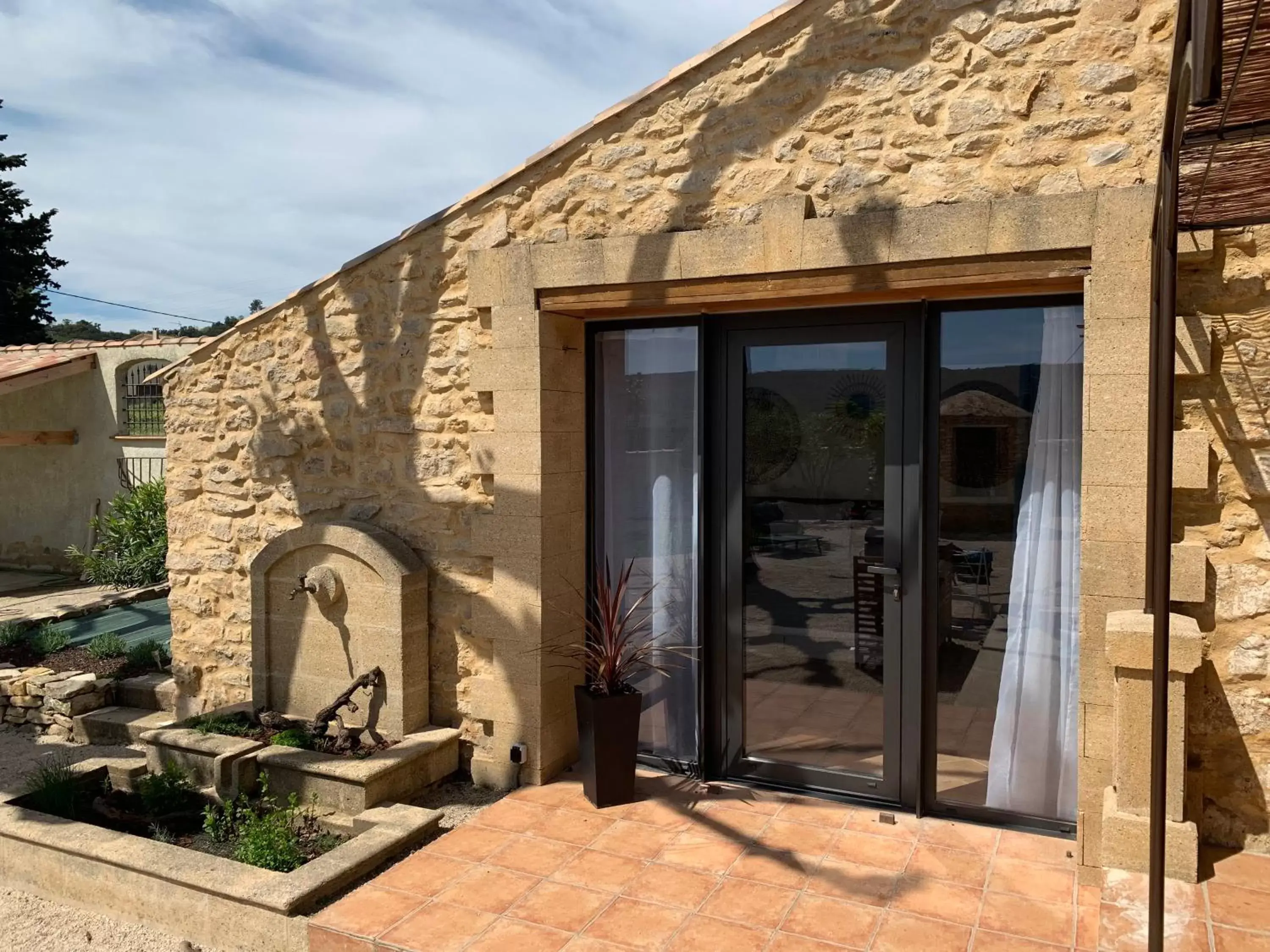Triple Room with Pool View in Le Mas Andoli Triple Room with Pool View in Le Mas Andoli