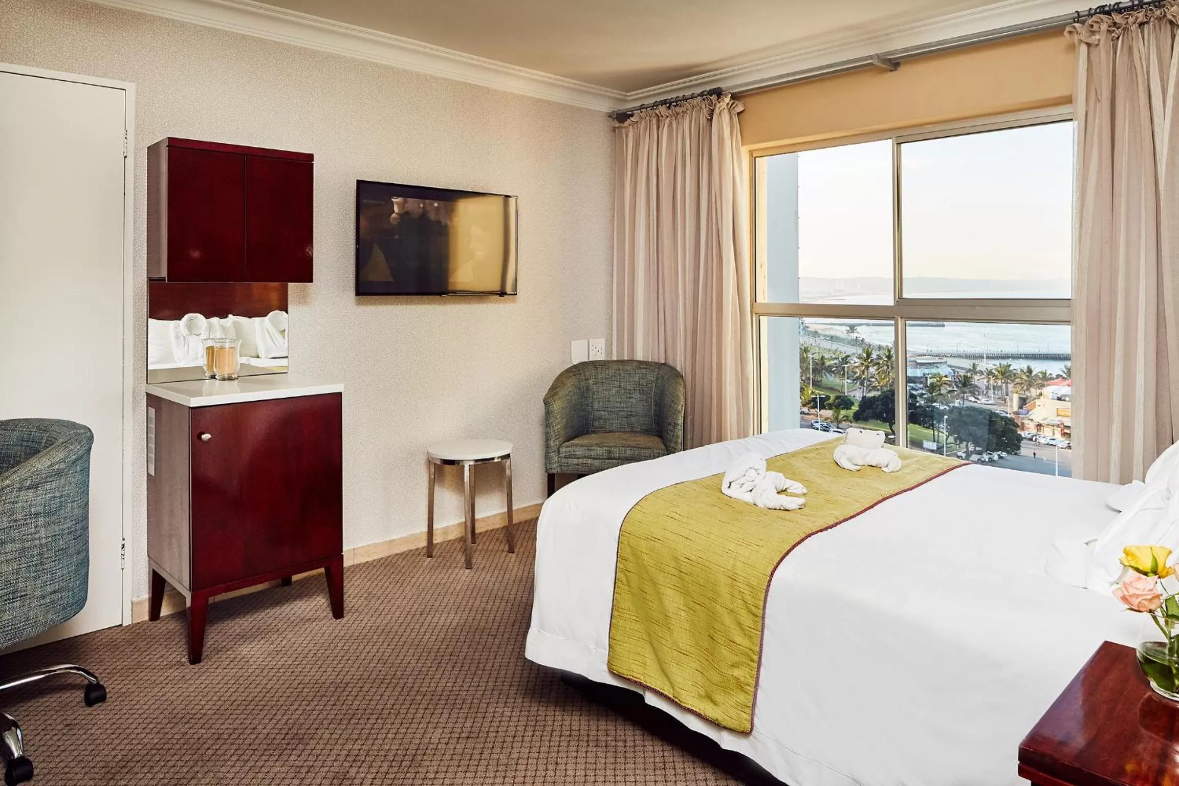 Bed in First Group The Palace All-Suite