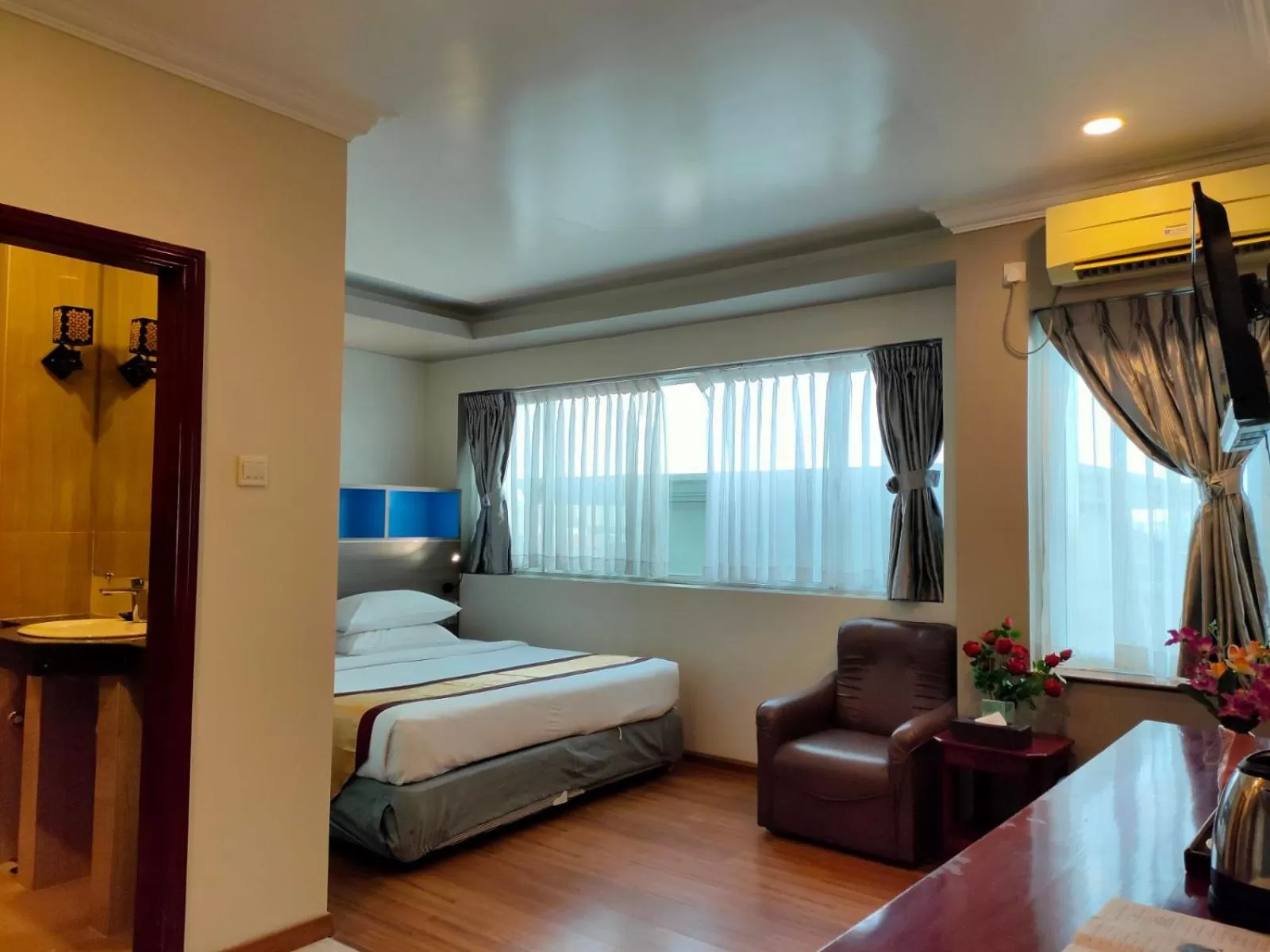 Bed in Hotel Grand United - Ahlone Branch