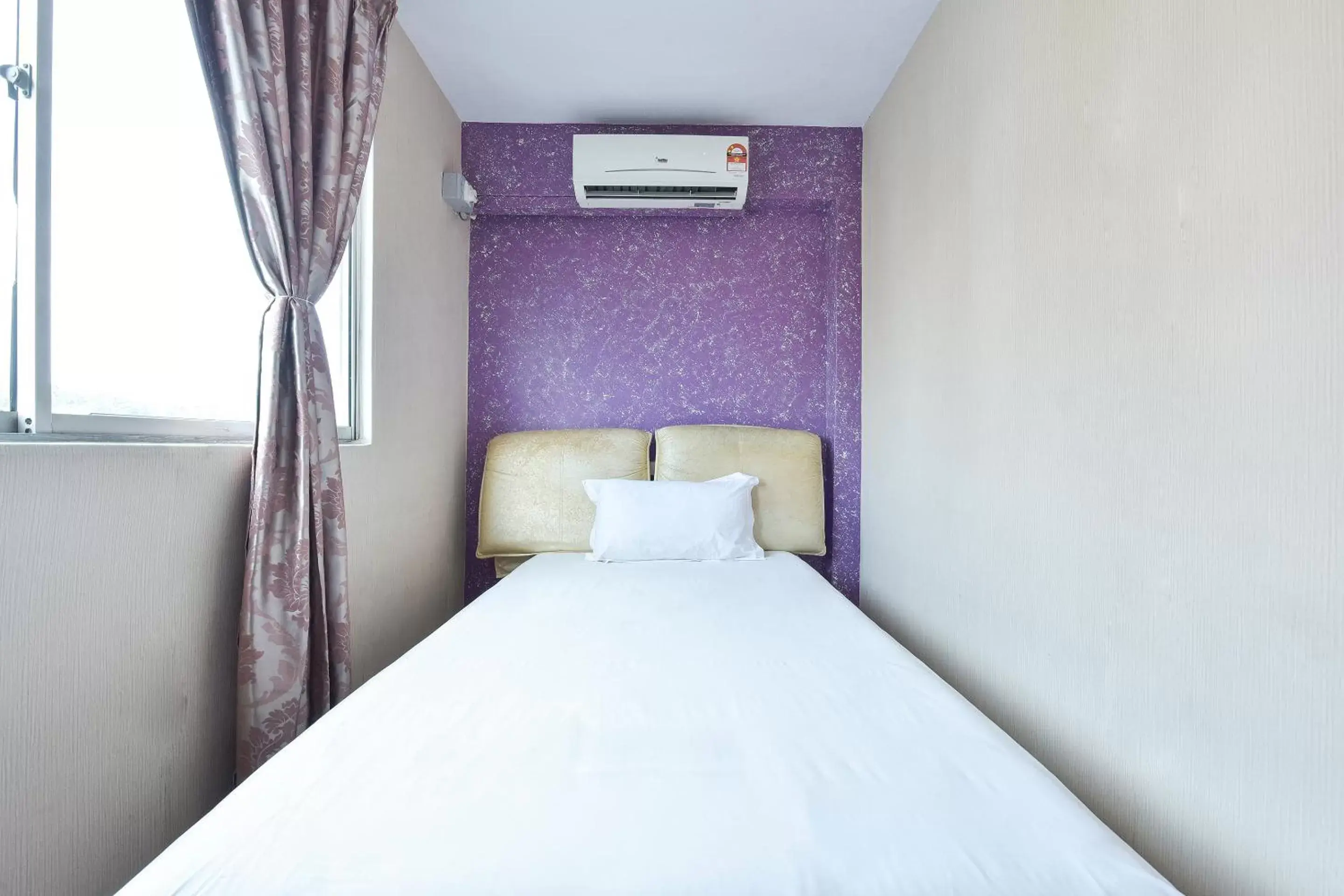 Deluxe Single Room - single occupancy in Capital O 516 Grand CT Hotel Deluxe Single Room - single occupancy in Capital O 516 Grand CT Hotel