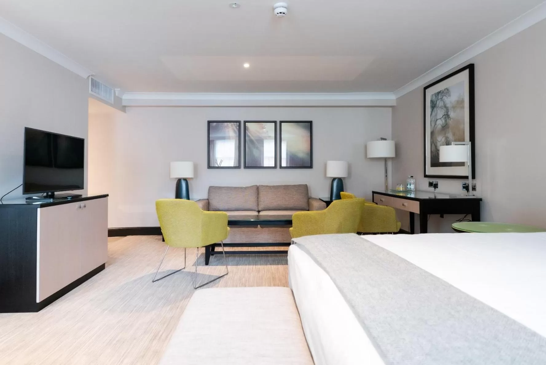 TV and multimedia, Bed in Royal Berkshire