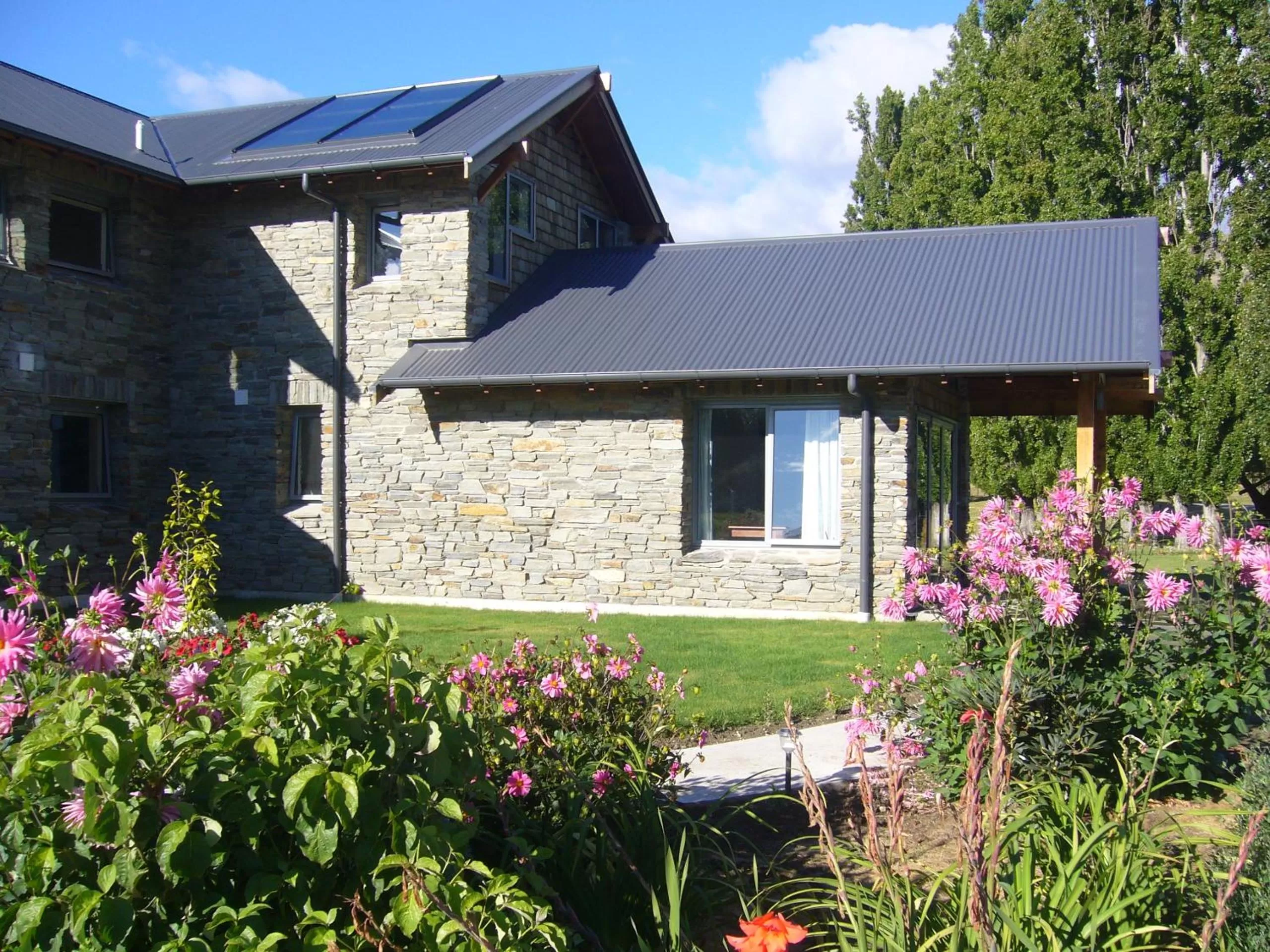 Property building in Golfcourse Road Chalets and Lodge