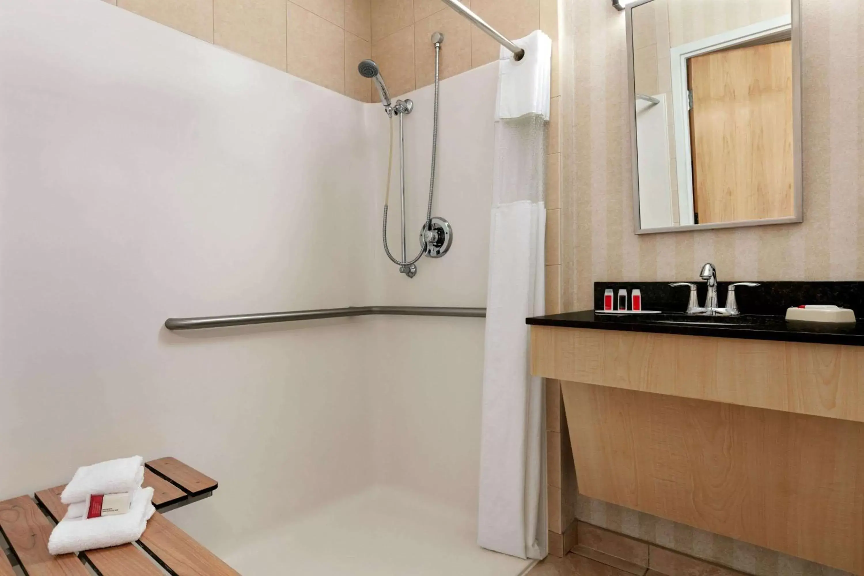 Suite - Disability Access/Non-Smoking in Baymont by Wyndham Prince George Fort Gregg-Adams Suite - Disability Access/Non-Smoking in Baymont by Wyndham Prince George Fort Gregg-Adams