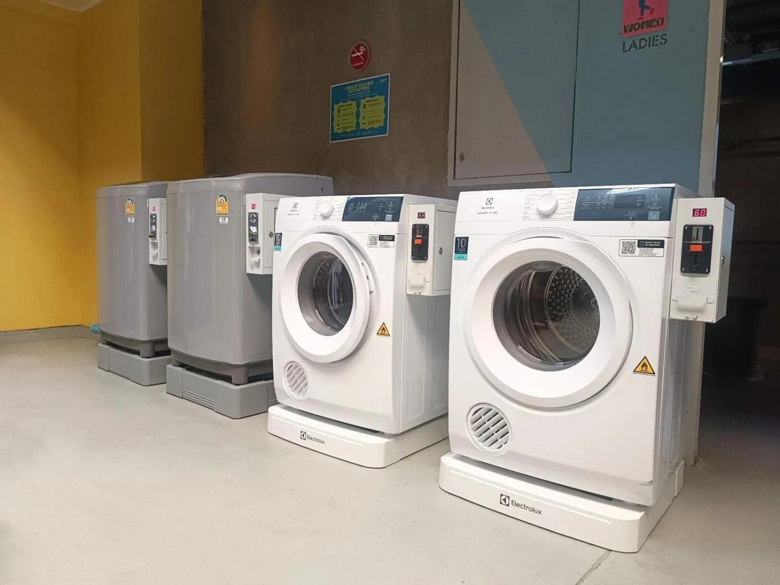 washing machine in Lub d Bangkok Siam - New Look, Across from MBK & Skytrain Access