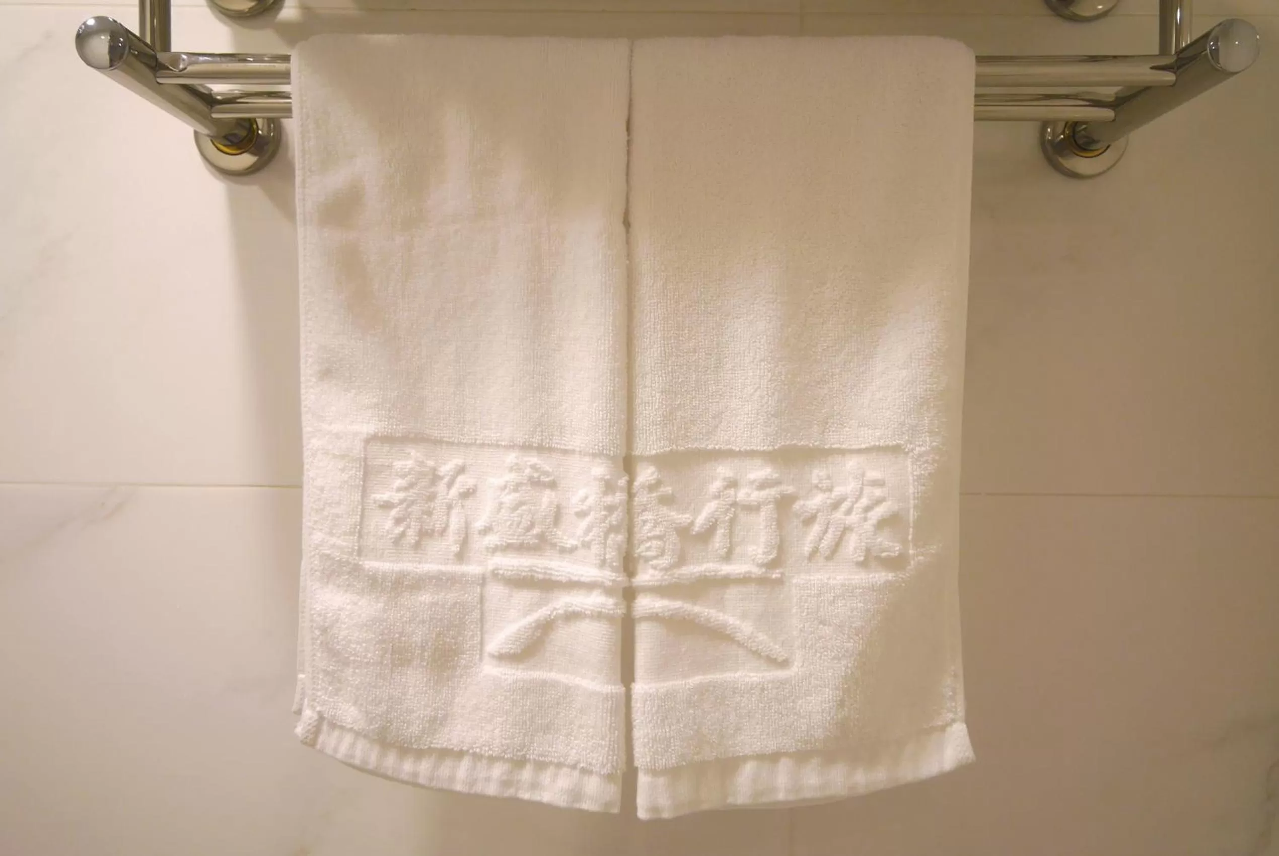 Decorative detail in Shin Sei Bashi Hotel