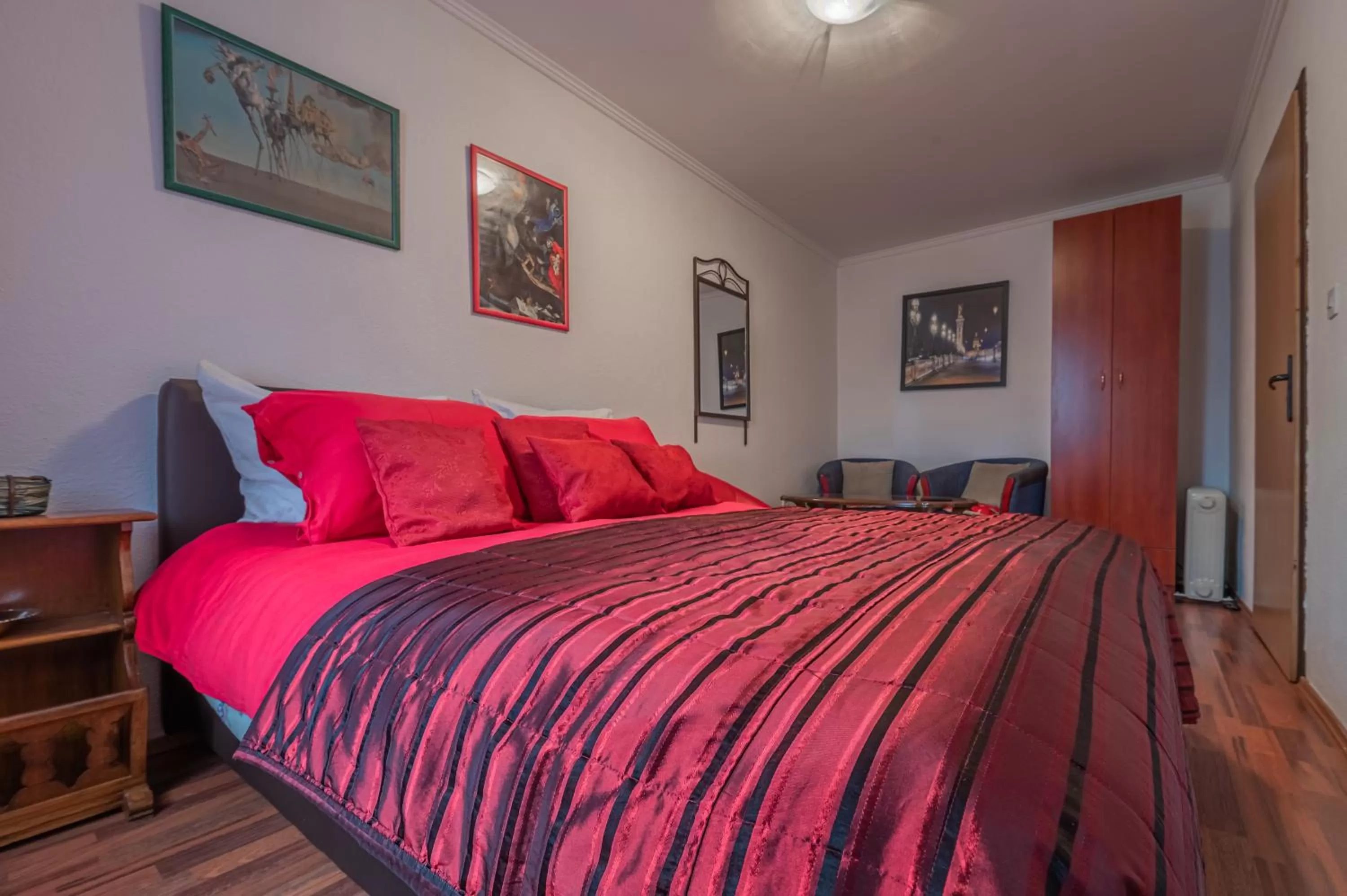 Bed in Frile Apartments