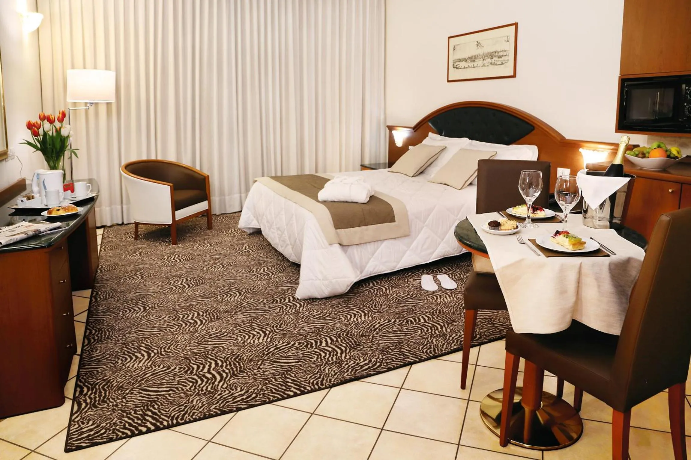 Bed in Hotel Victoria