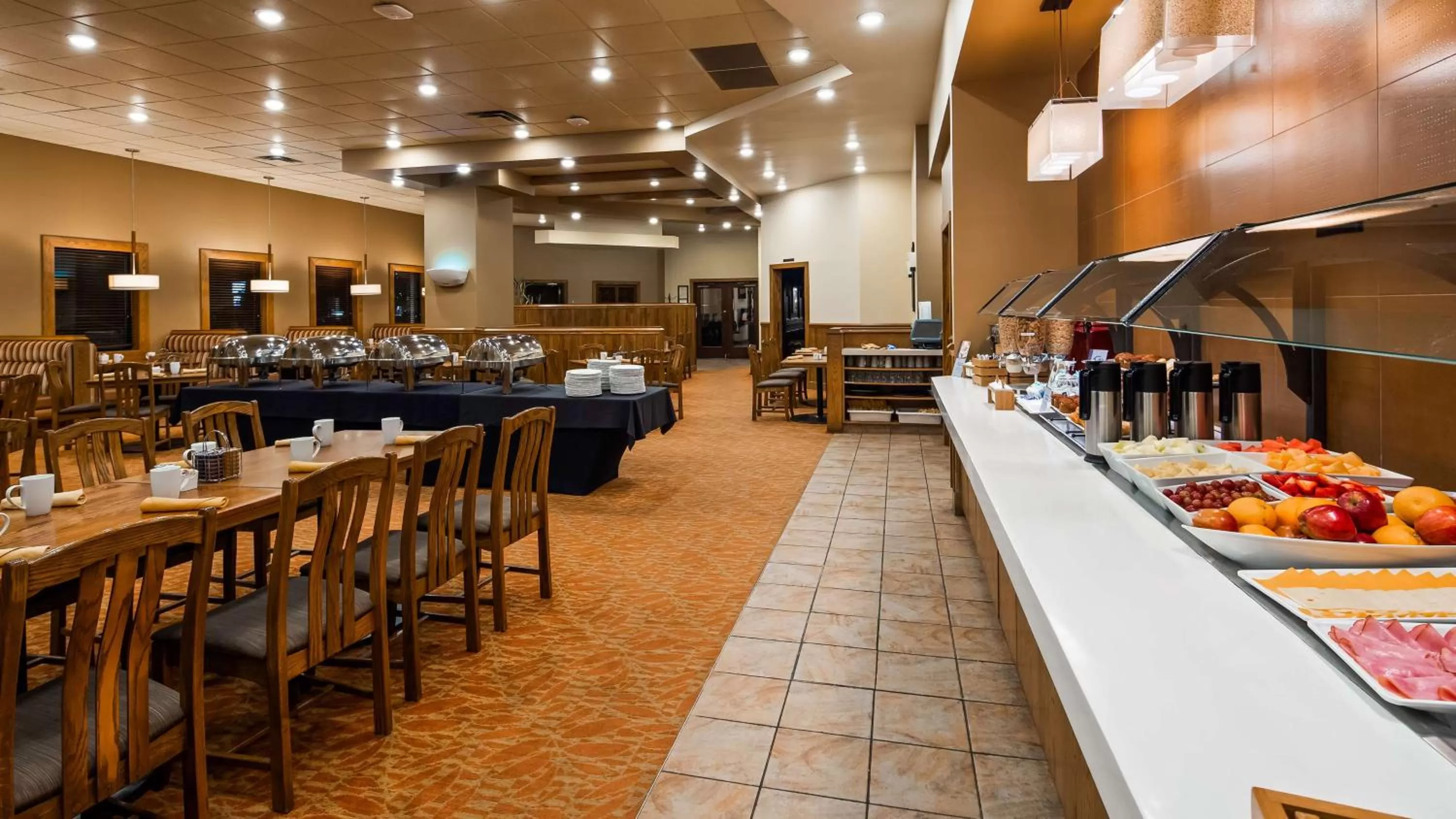 Restaurant/places to eat in Best Western Plus Winnipeg Airport Hotel