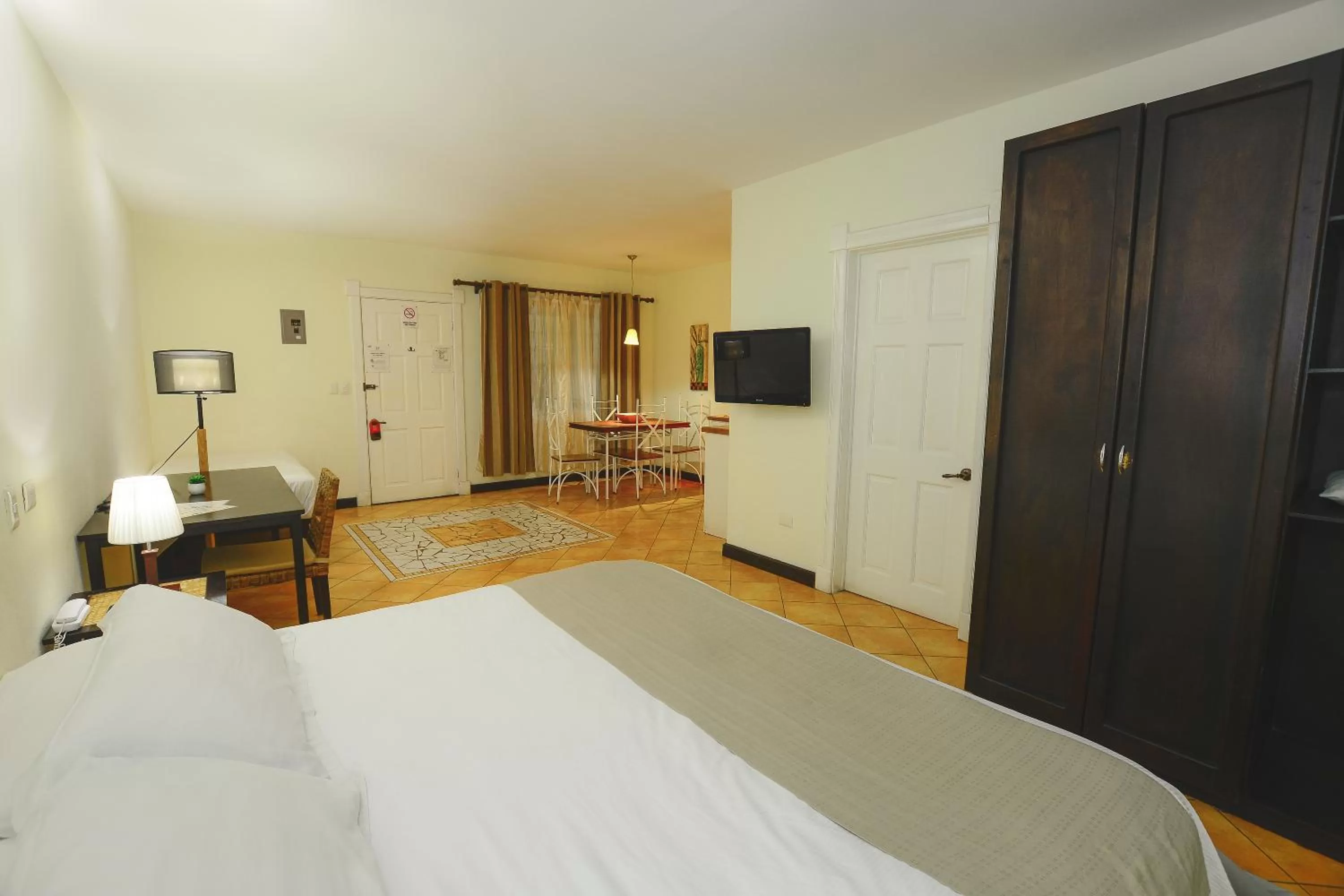 Photo of the whole room, Bed in Hotel Luisiana