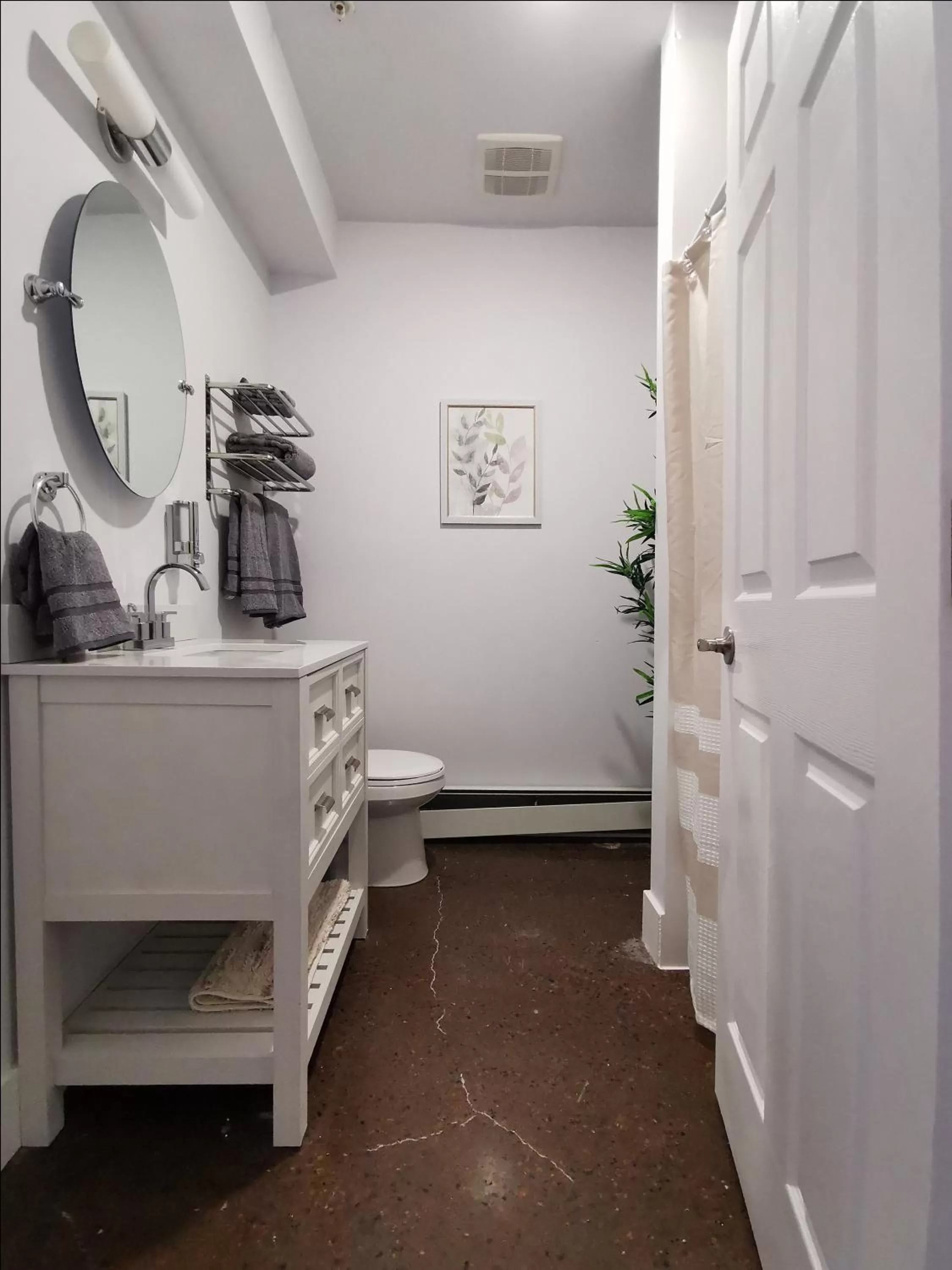 Bathroom in Cameo Hotel and Suites