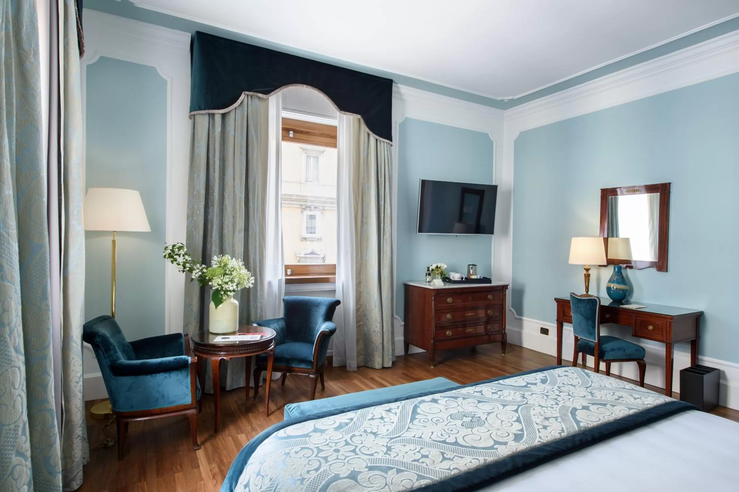 View (from property/room), Bed in Bettoja Hotel Mediterraneo