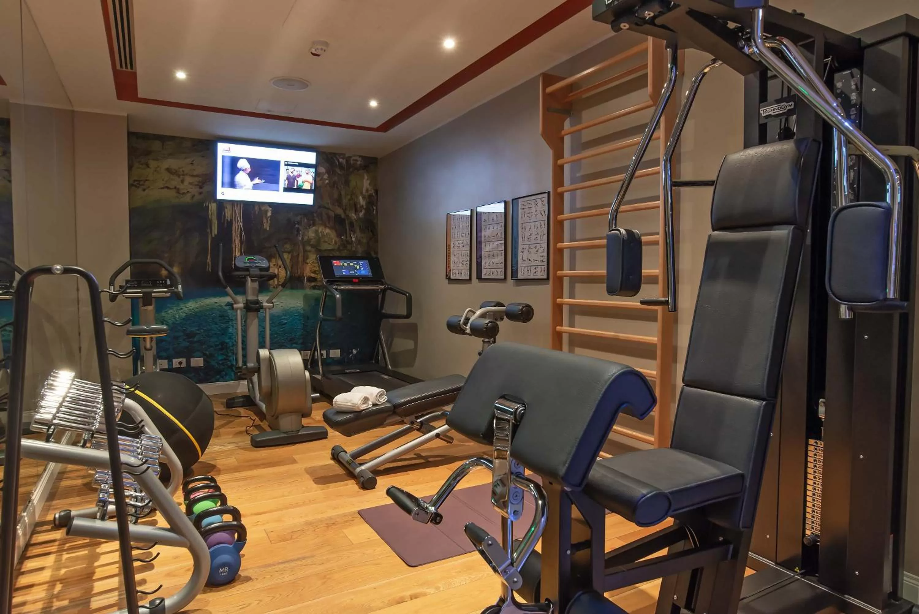 Fitness centre/facilities in Hotel White