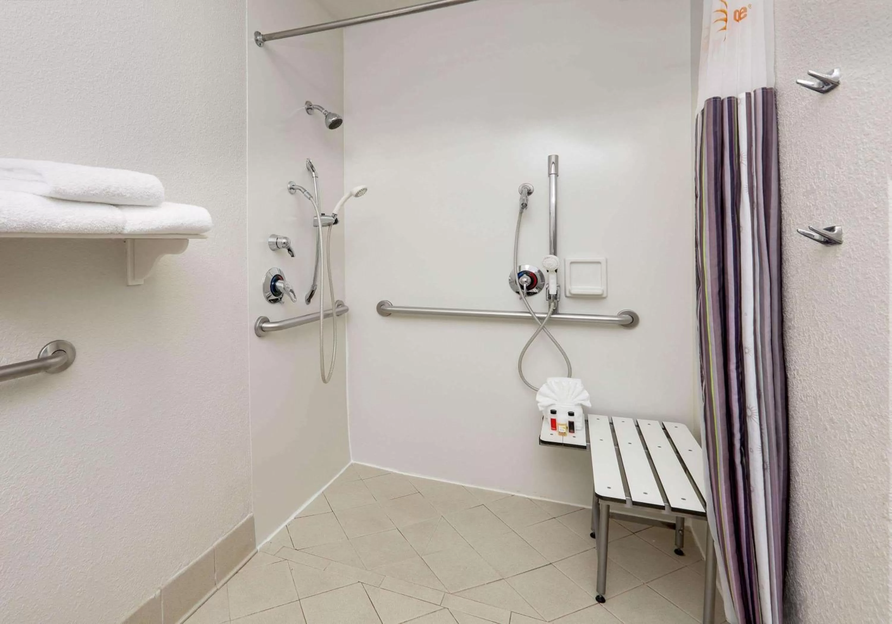 Shower in La Quinta by Wyndham Dallas North Central