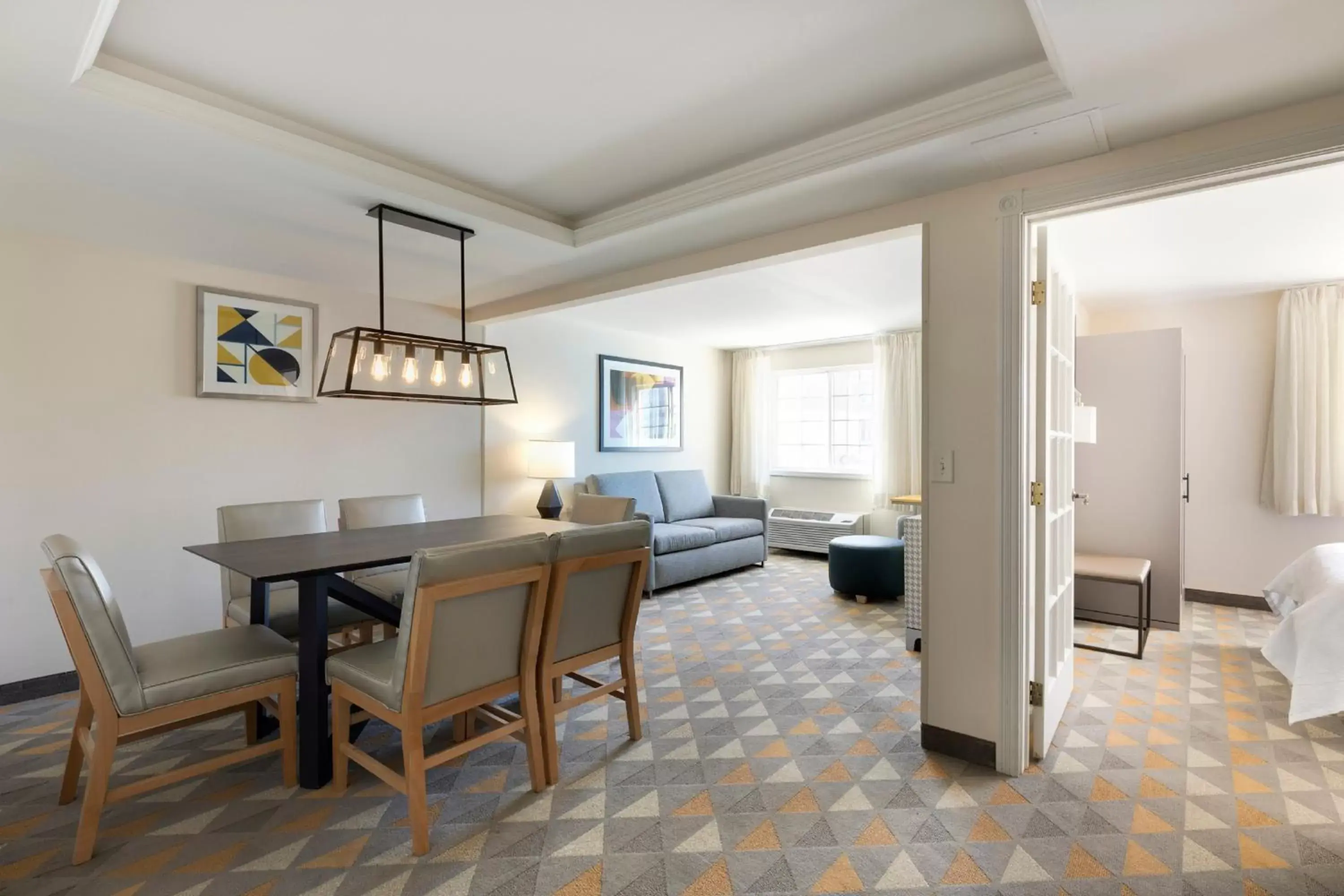 One-Bedroom Queen Suite -Non-Smoking in Holiday Inn - Bloomington W MSP Airport Area by IHG One-Bedroom Queen Suite -Non-Smoking in Holiday Inn - Bloomington W MSP Airport Area by IHG