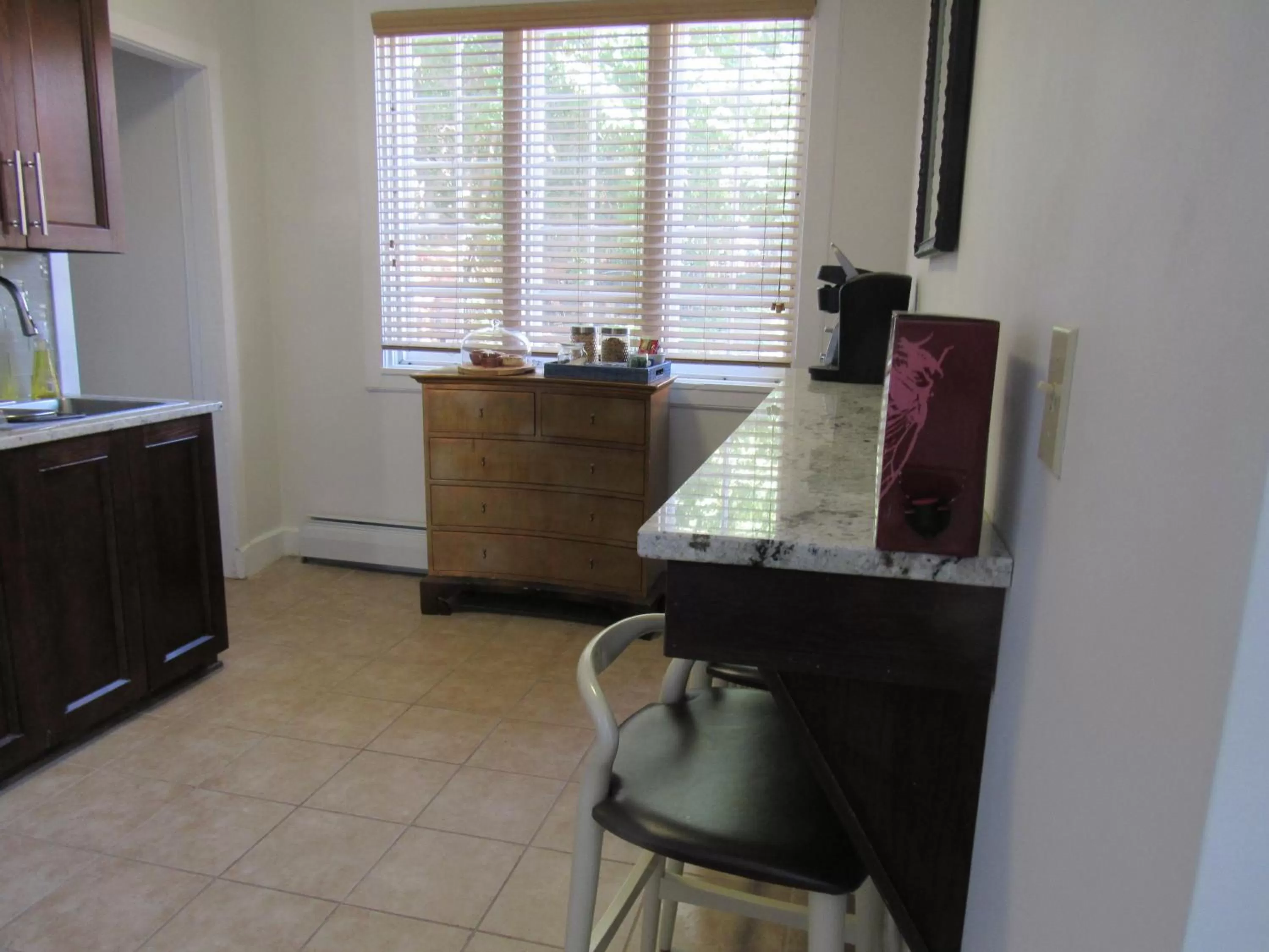 The Argus Hotel & Cocktail Lounge