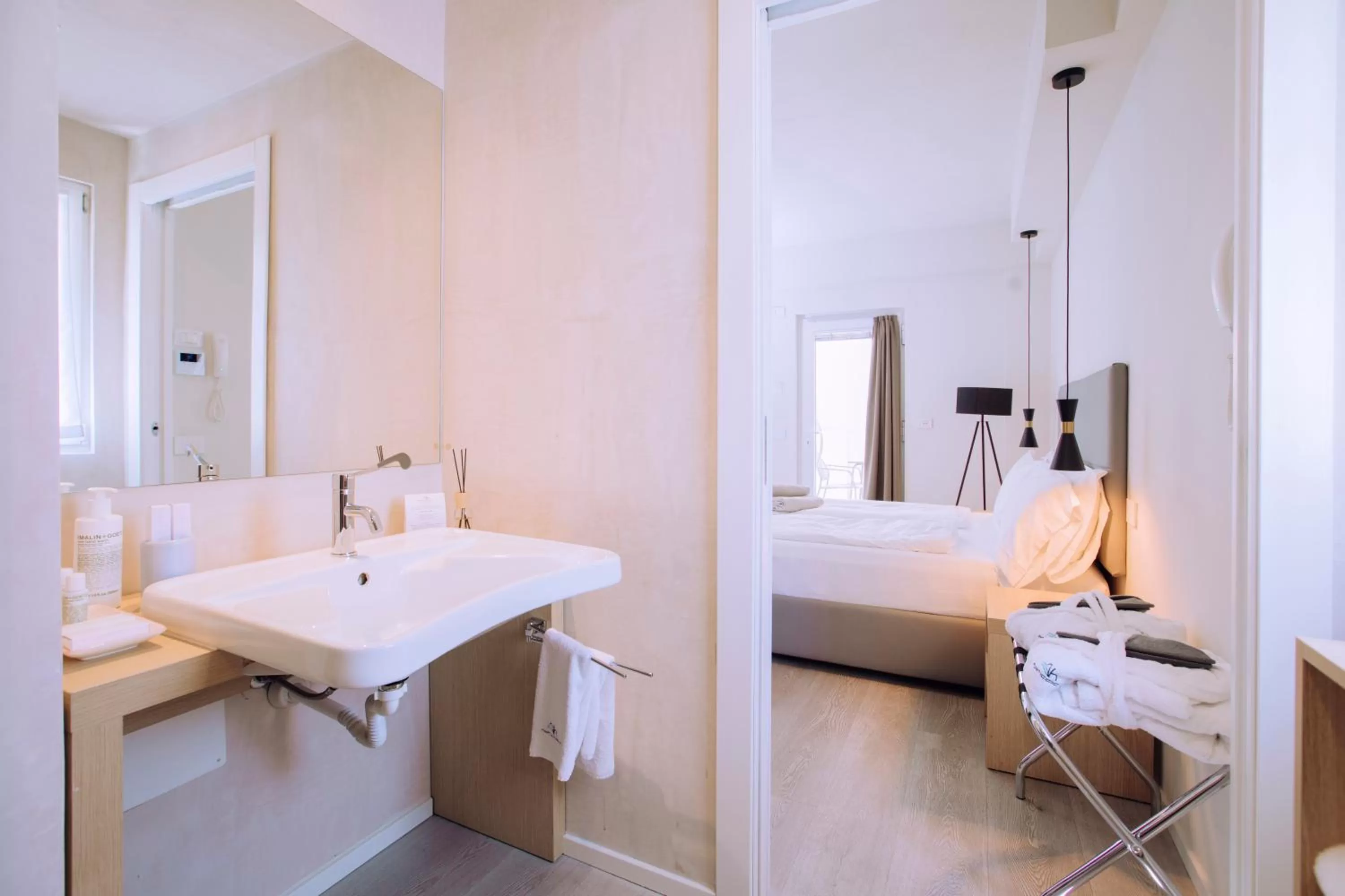 Bathroom, Bed in Ah Porticcioli Boutique Apartments
