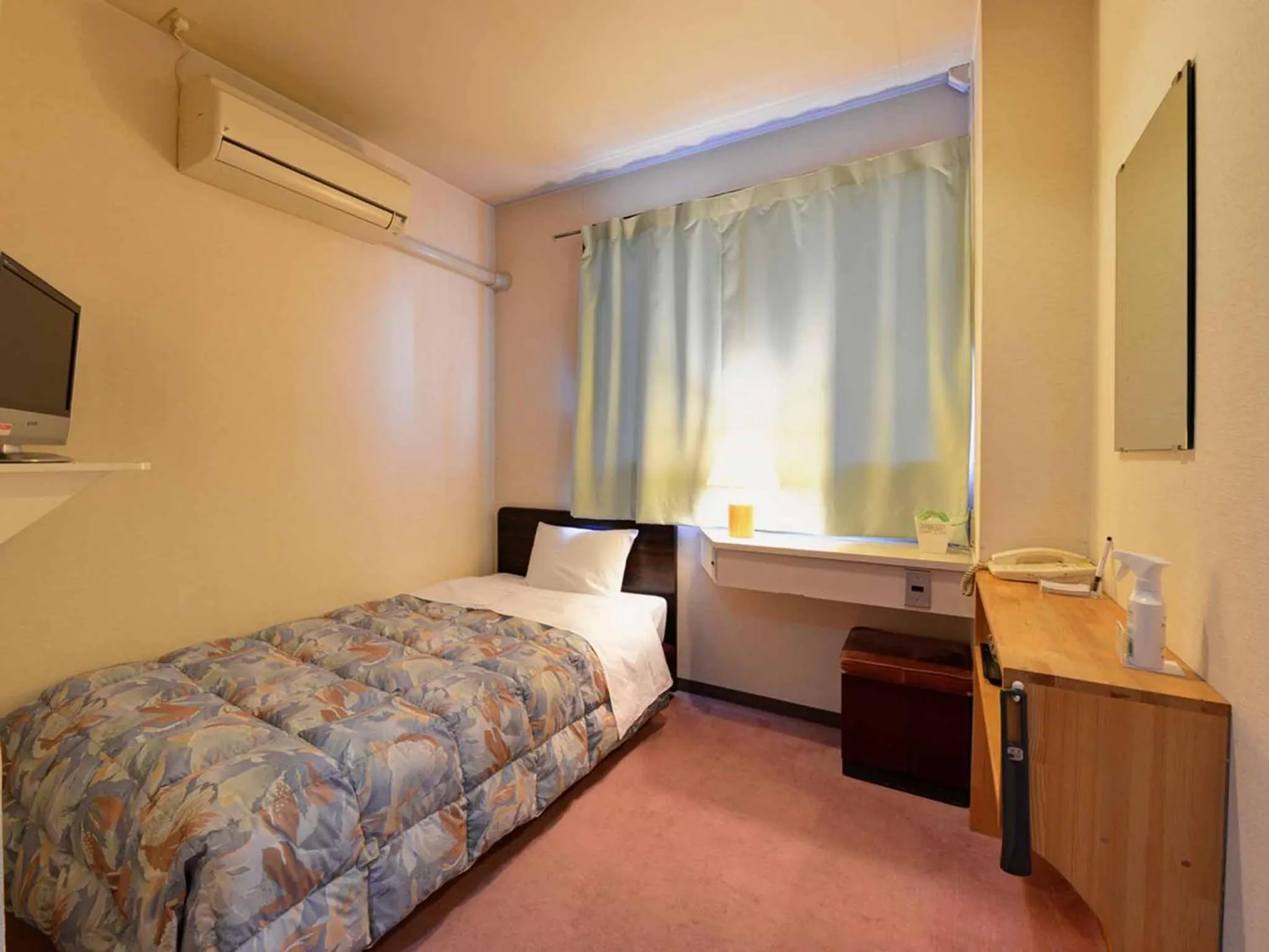 Photo of the whole room, Bed in Hotel Crane Tachibana