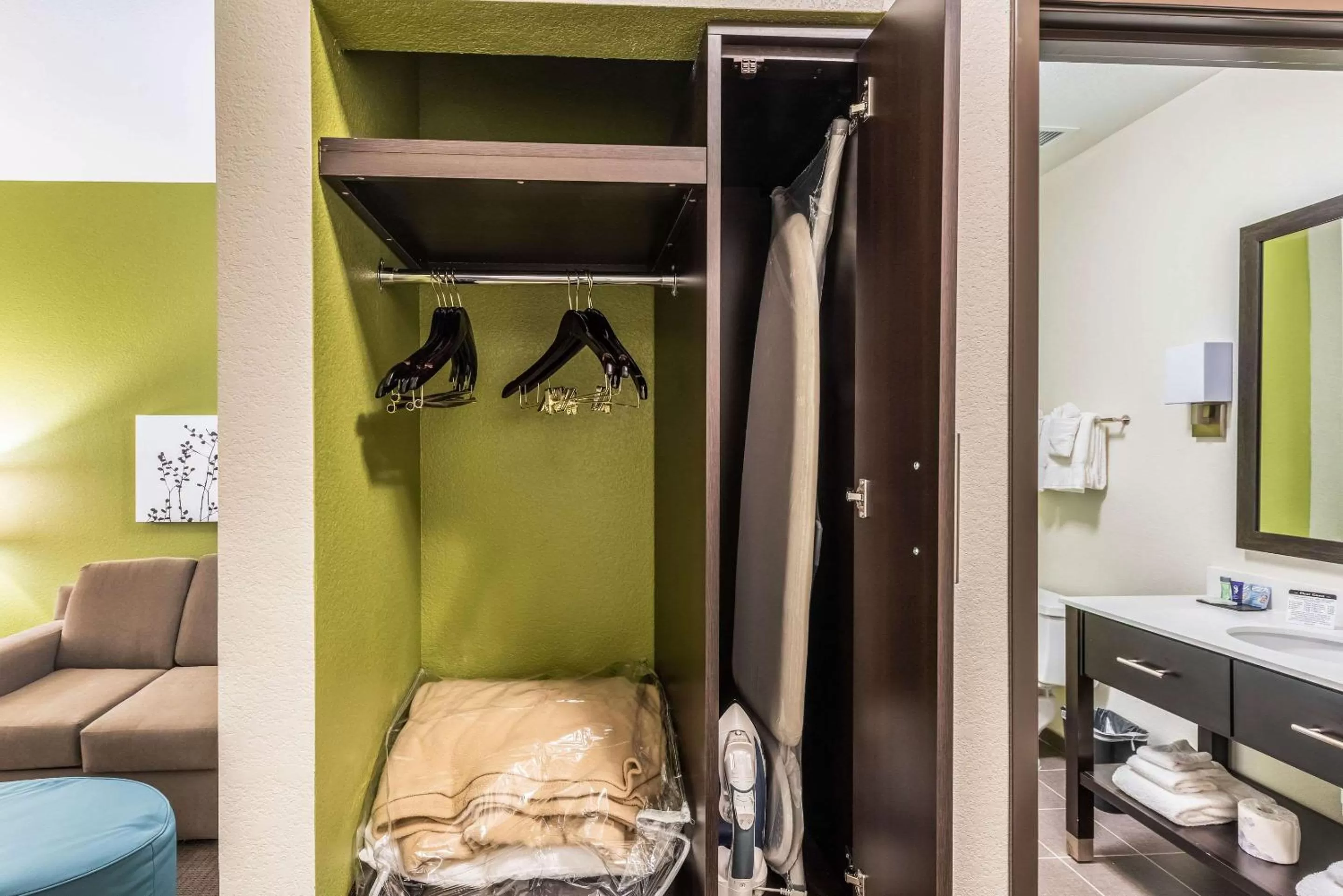 Photo of the whole room, Bed in Sleep Inn & Suites Fort Worth - Fossil Creek