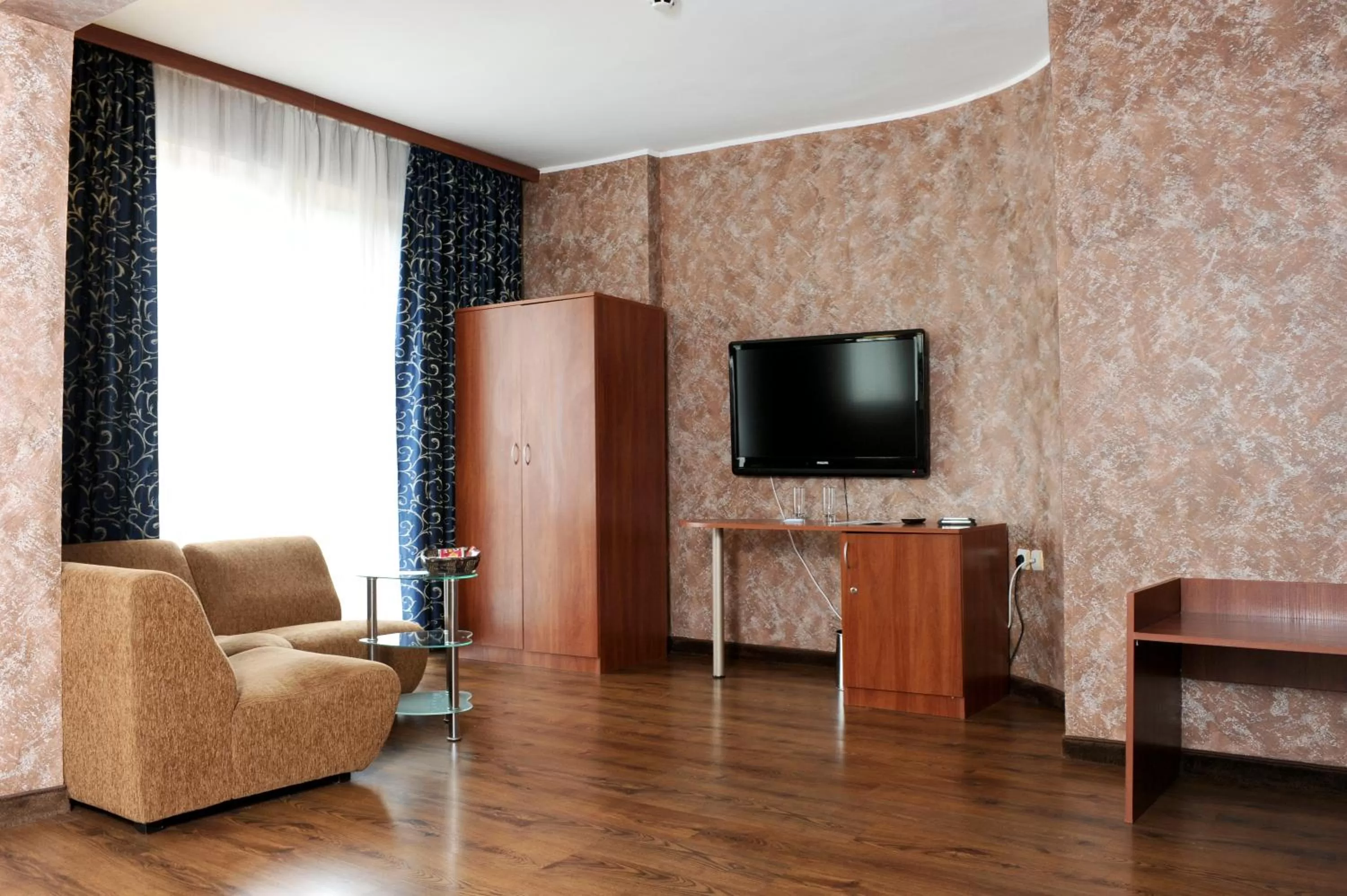 TV and multimedia in Hotel Akord - Free Parking & Metro Access