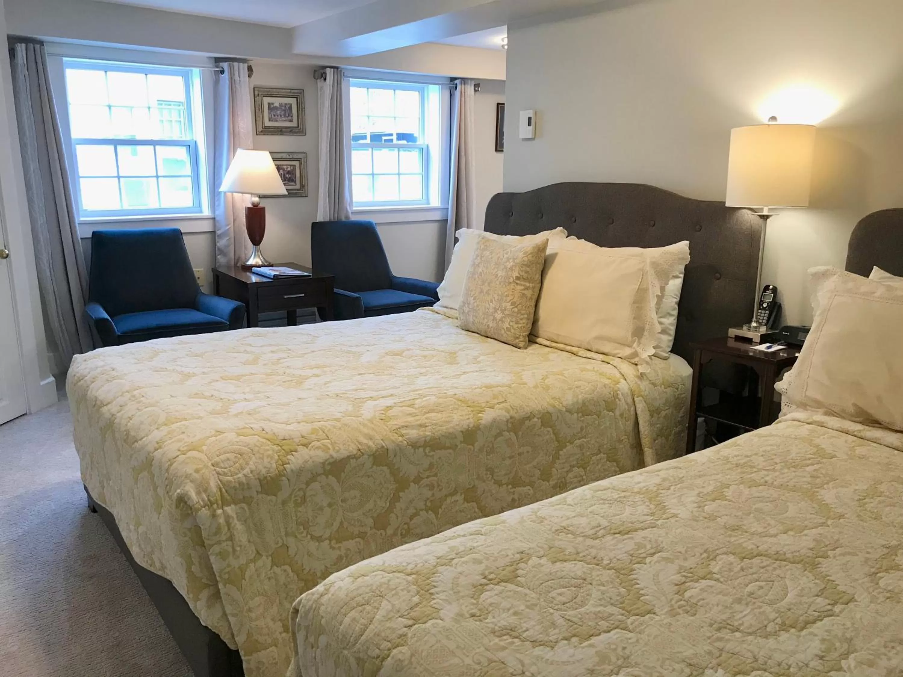 Bed in Tattingstone Inn