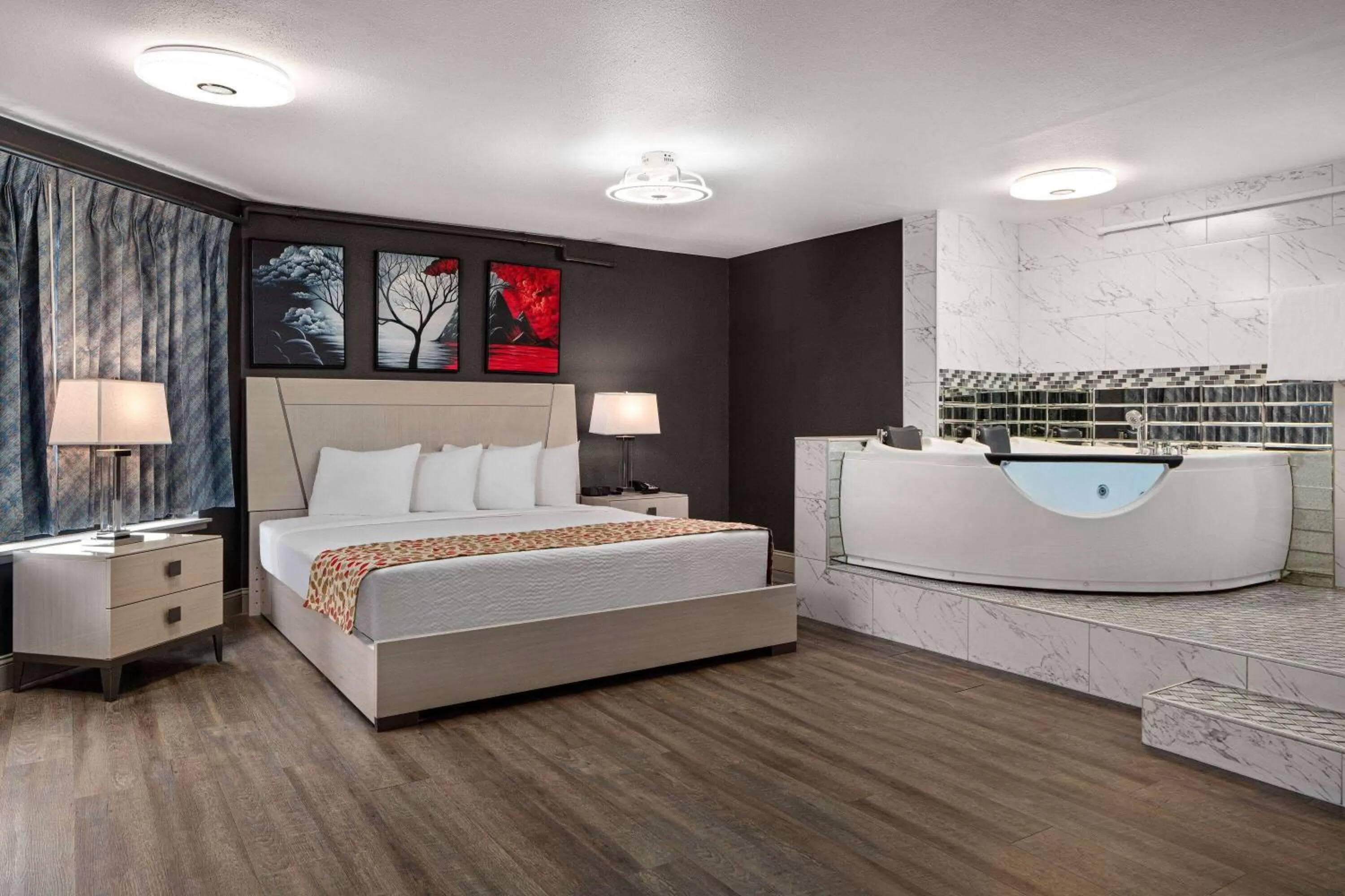 Bed in Days Inn by Wyndham Lakewood South Tacoma