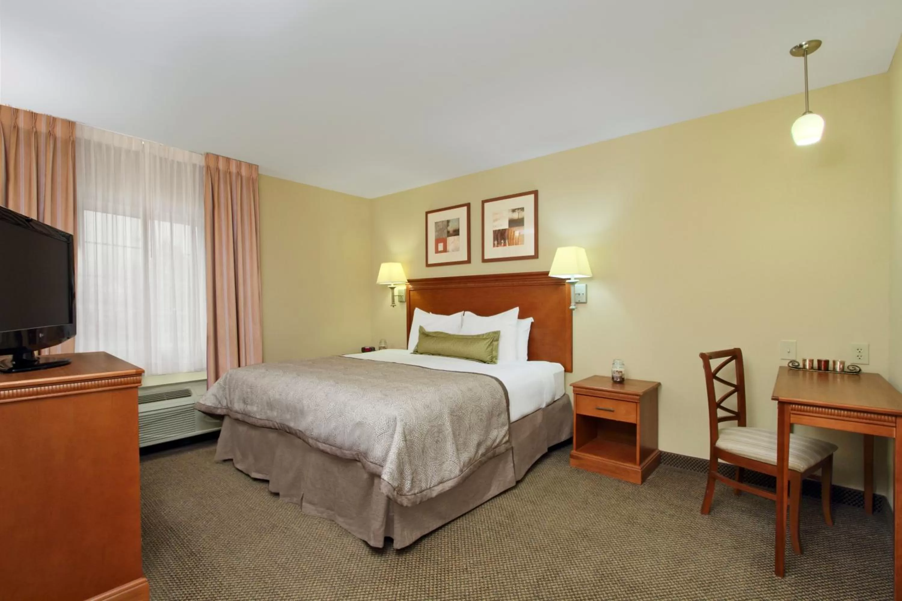 Bedroom, Bed in Candlewood Suites Norfolk Airport by IHG