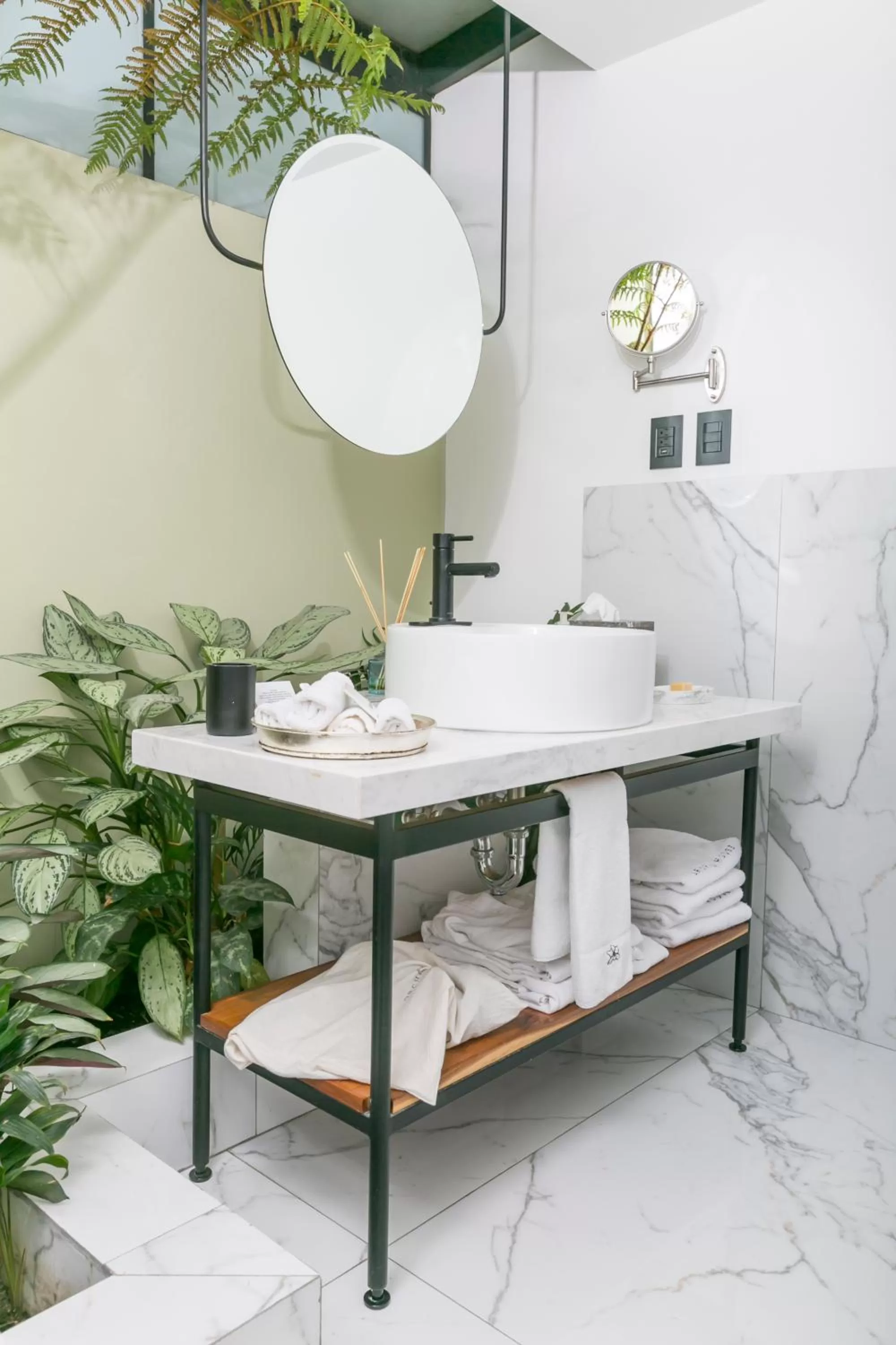 Bathroom in Orchid House Mexico City