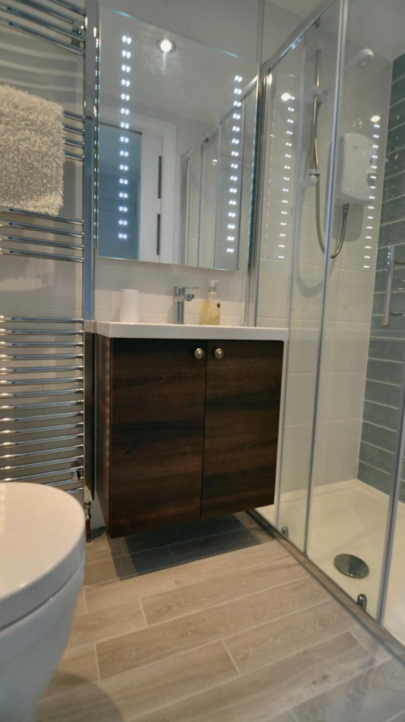 Bathroom in Pine Tree Lodge, Bridgnorth