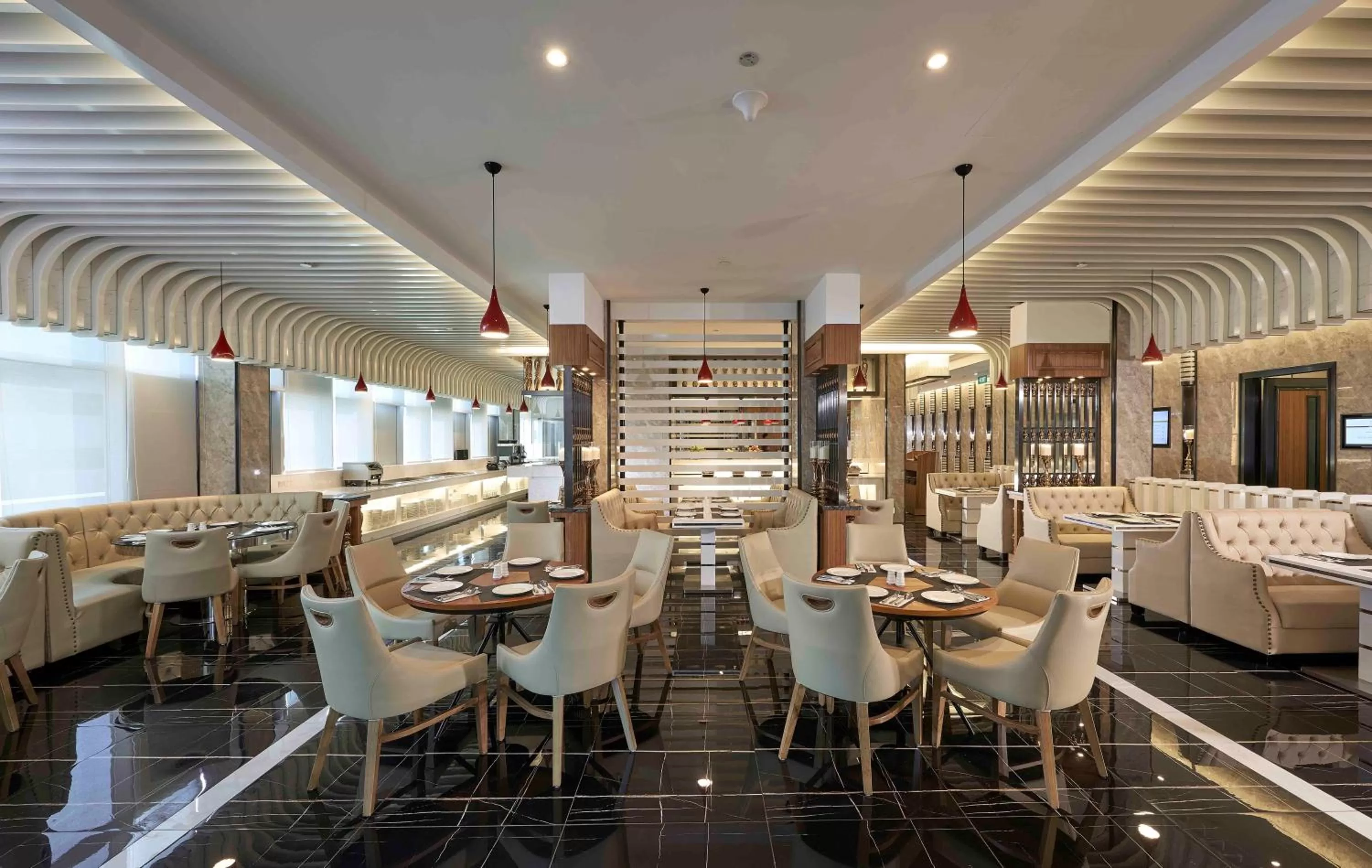 Restaurant/places to eat in Mercure Singapore Bugis